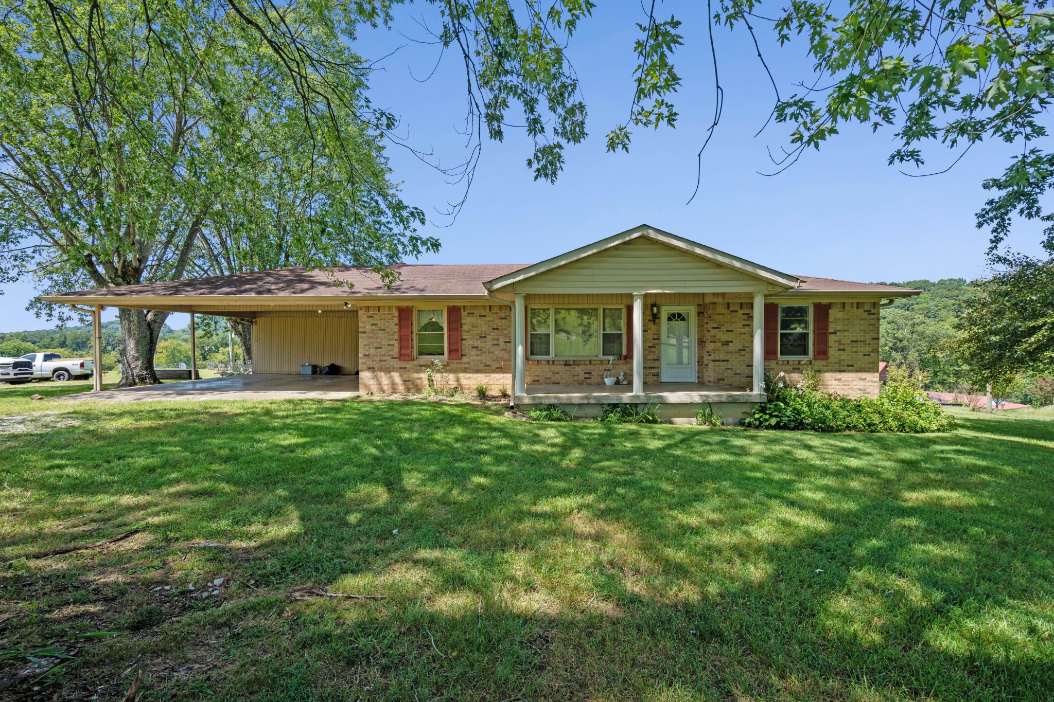 341 Horseshoe Bend Ln Property Photo 1