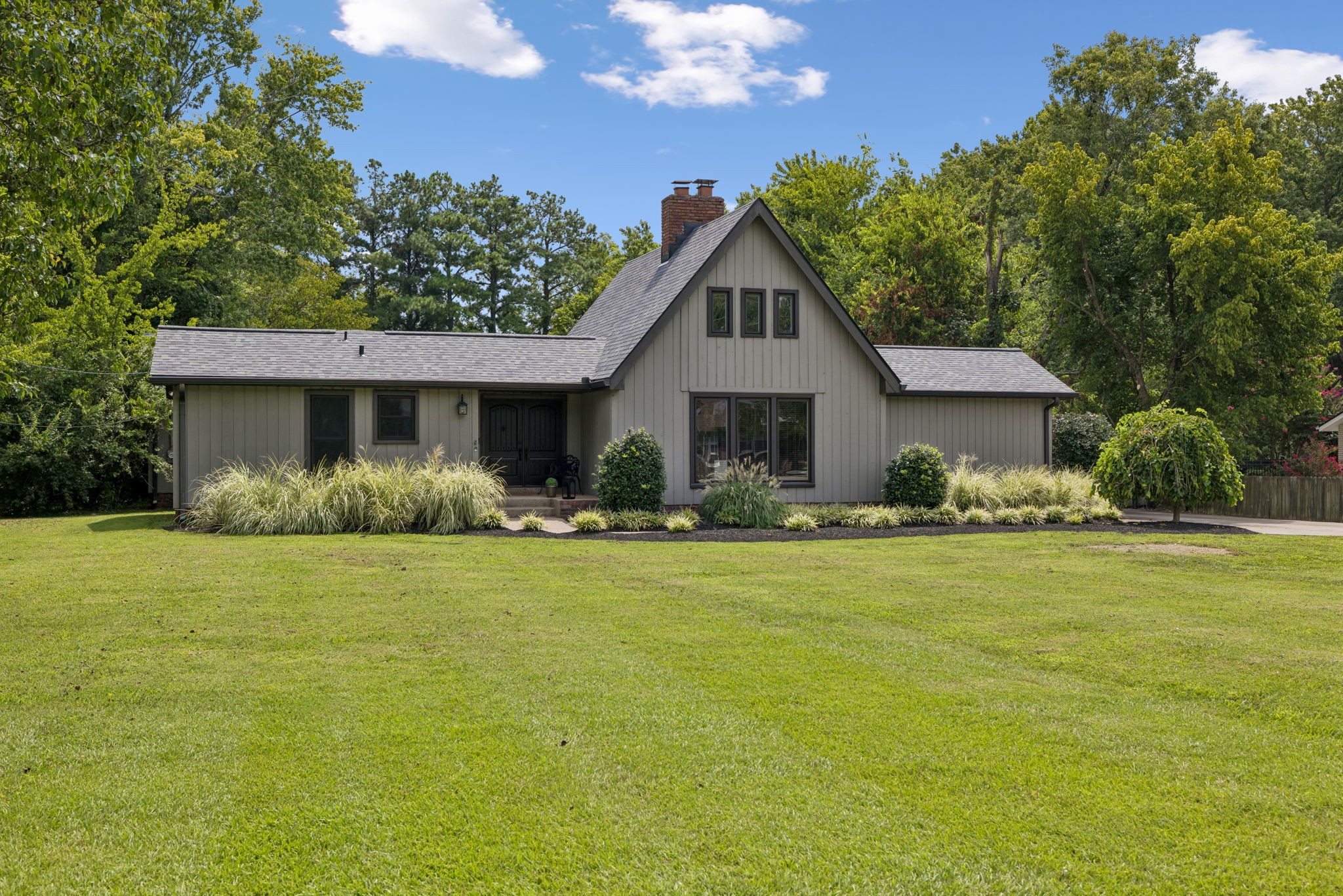 1218 General Macarthur Dr