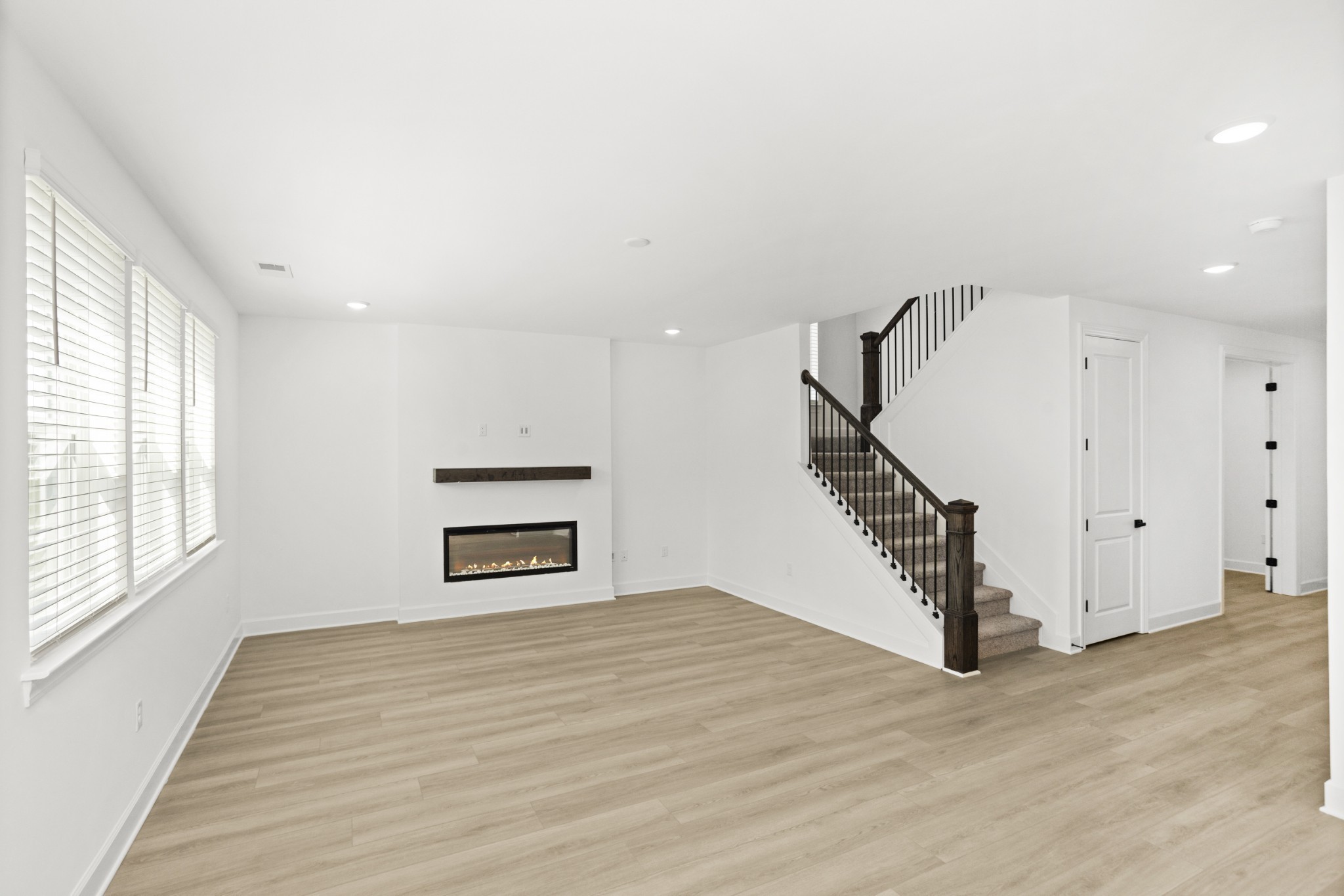 109 West Cassa Way Property Photo 28