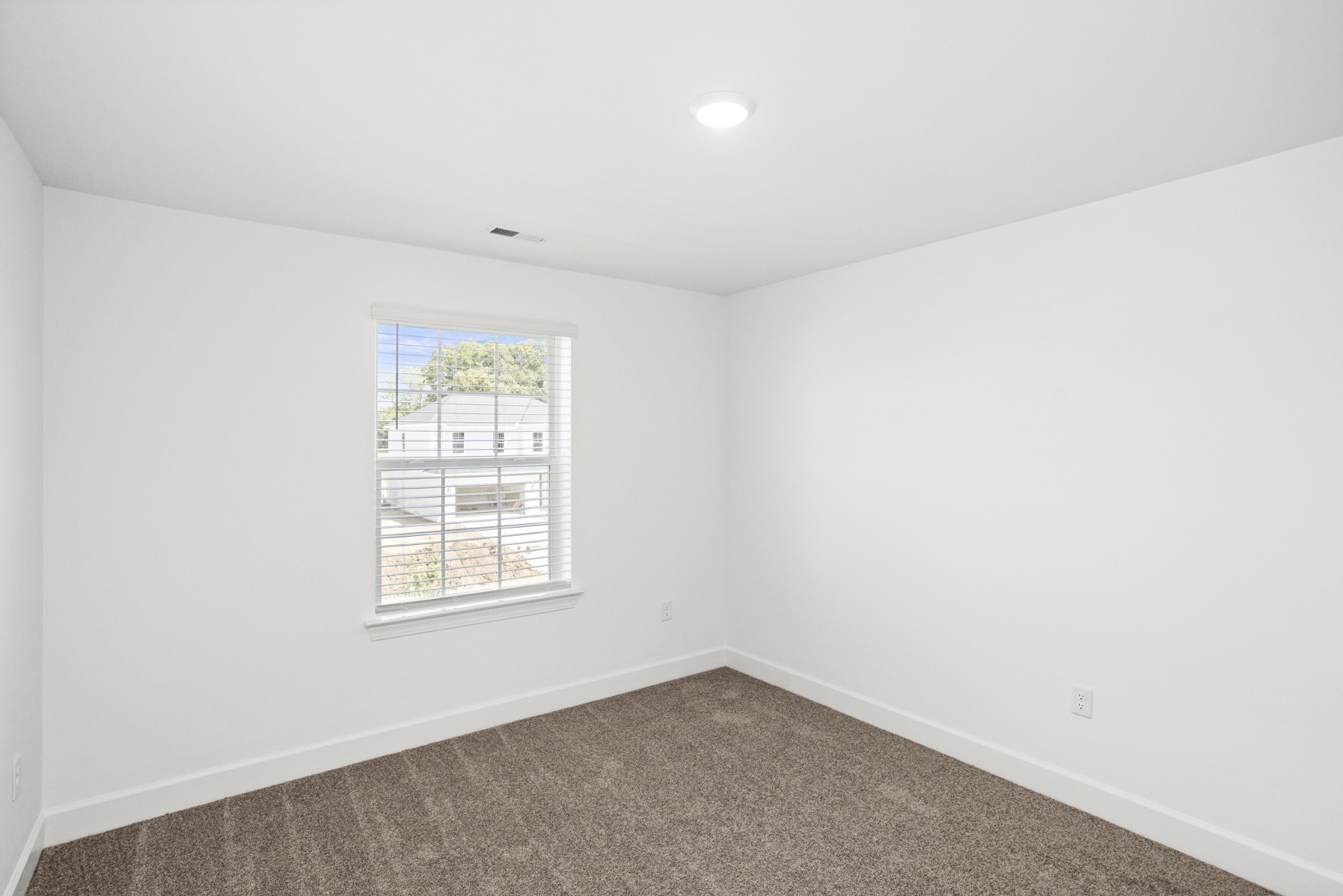 109 West Cassa Way Property Photo 36