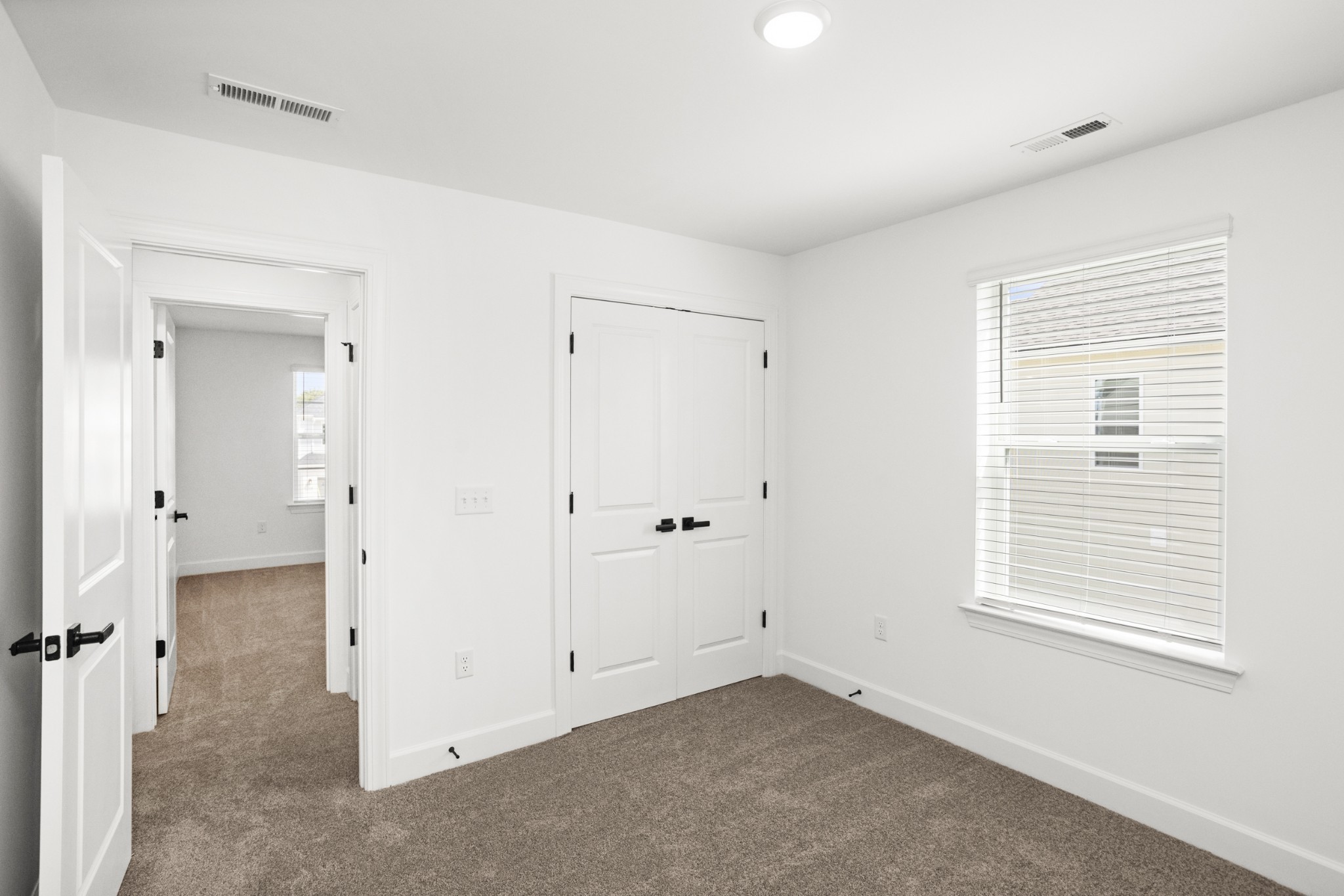109 West Cassa Way Property Photo 47
