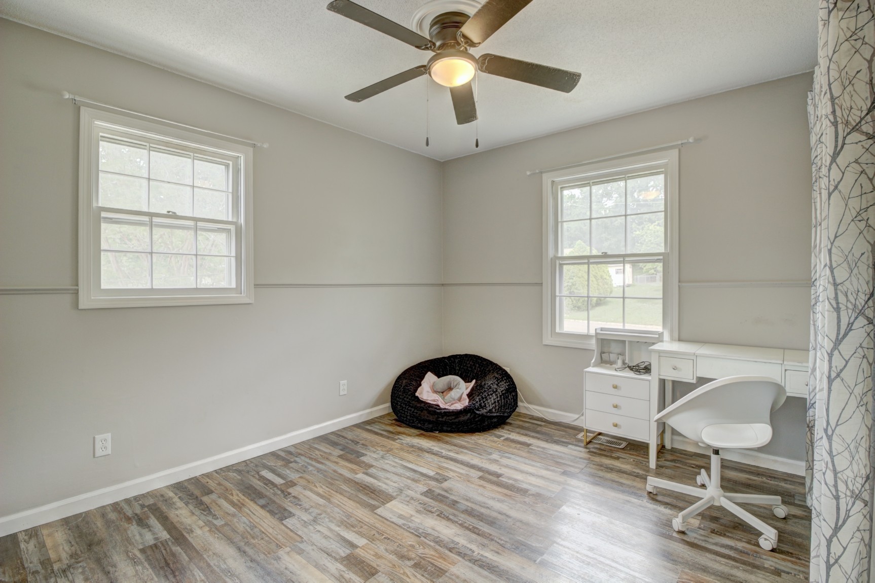 5801 Outer Dr Property Photo 6