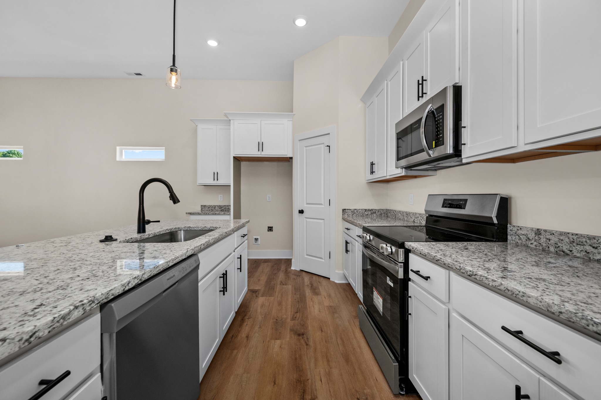 601 Vrabel Rd Property Photo 10