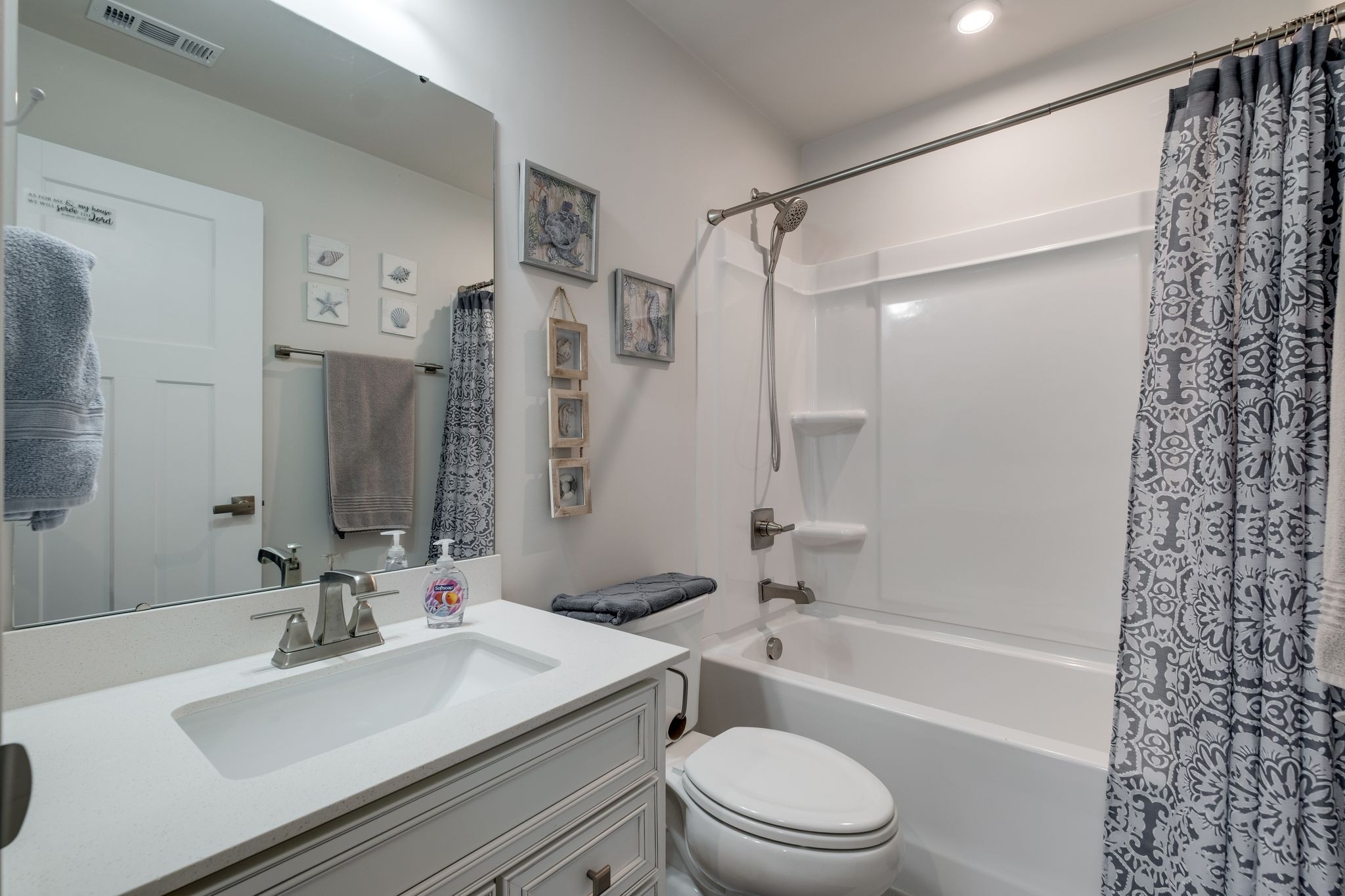 2037 Walnut Ln Property Photo 18