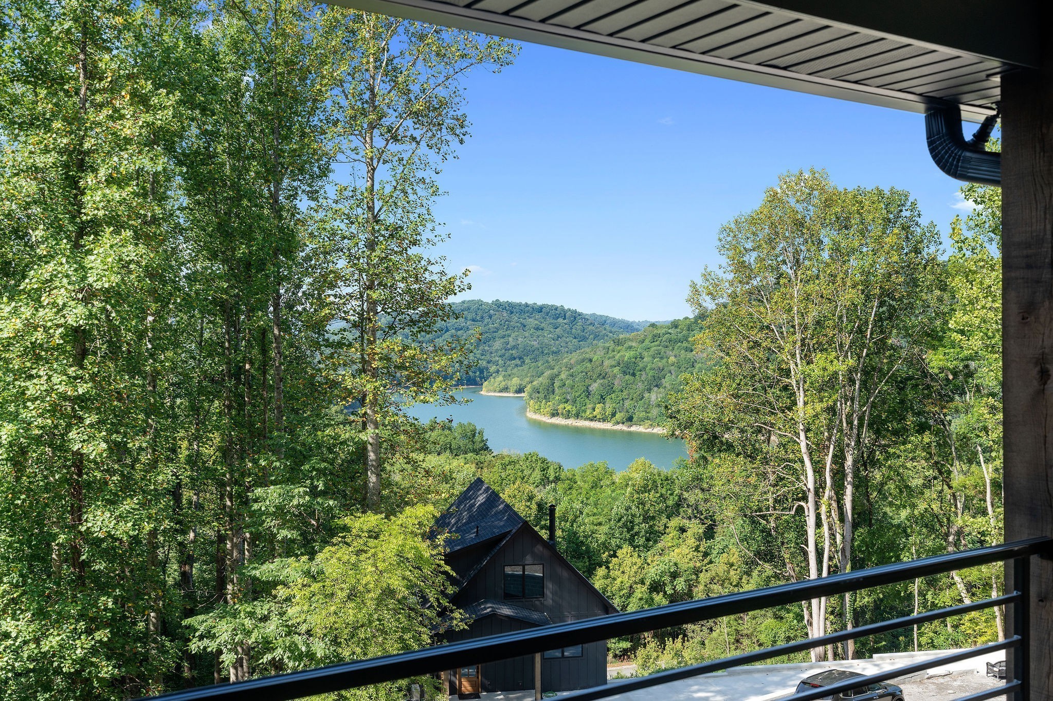 2405 Shoreside Dr Property Photo 1