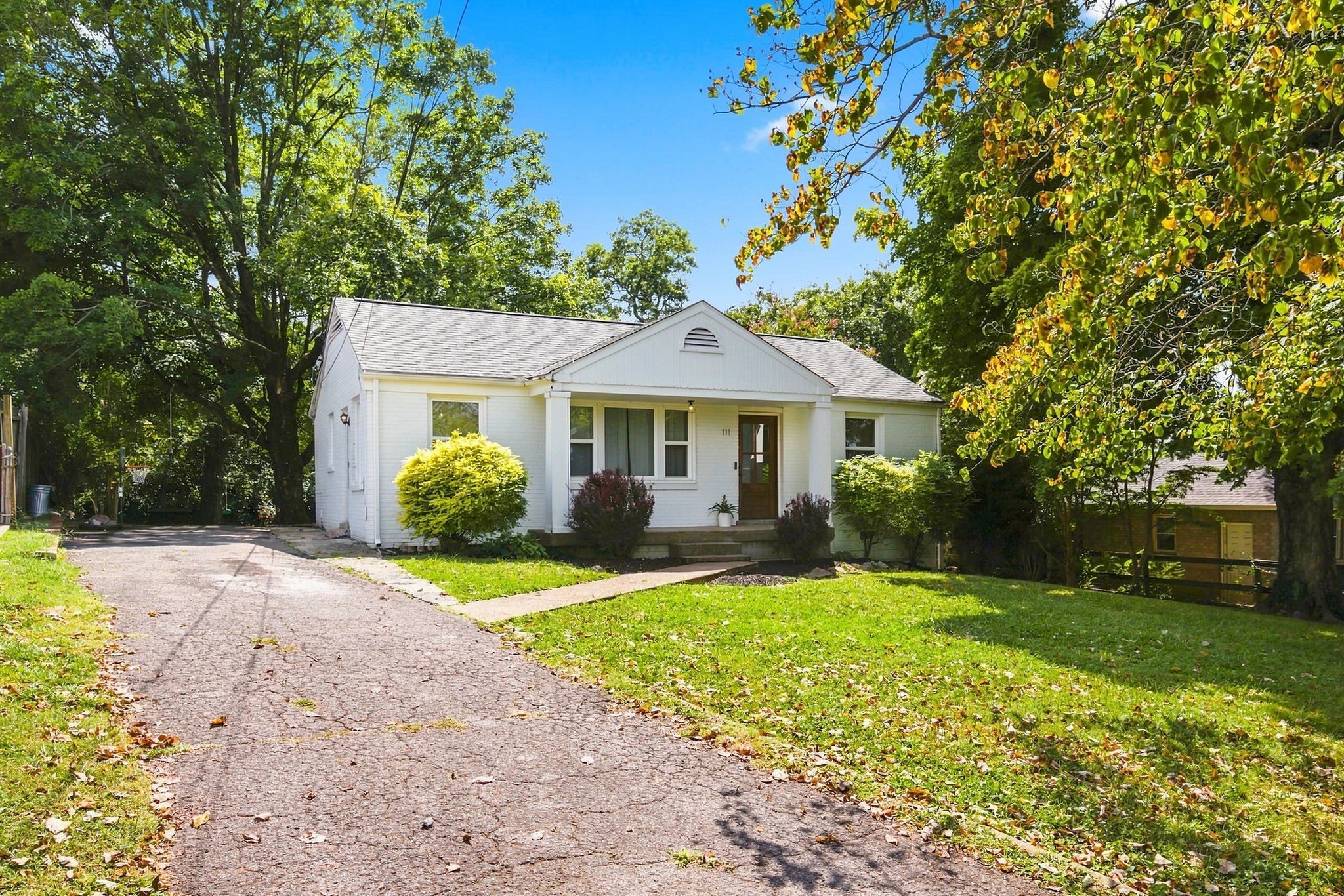 111 Rolynn Dr Property Photo 3