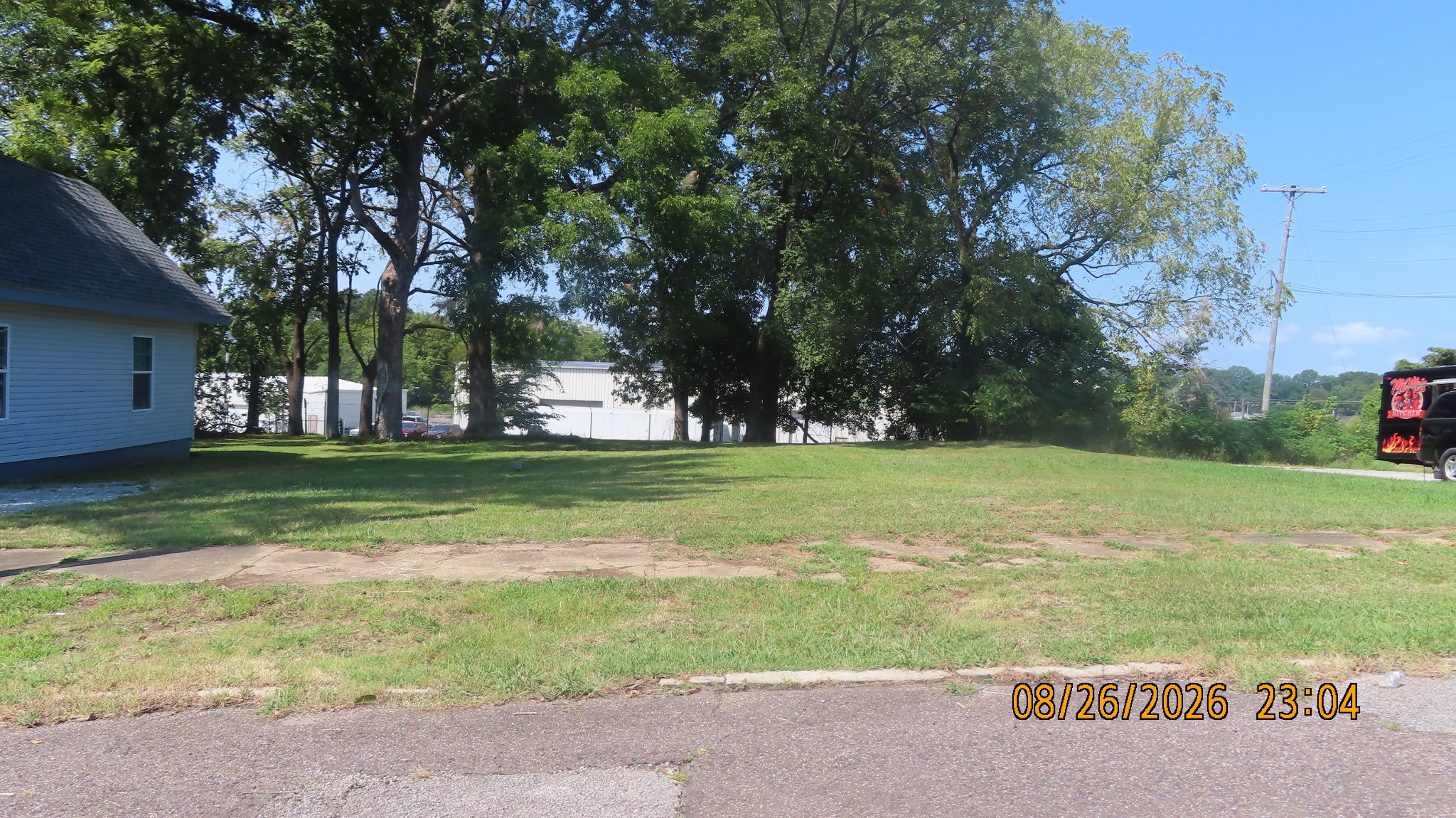 243 Oak St Property Photo 2