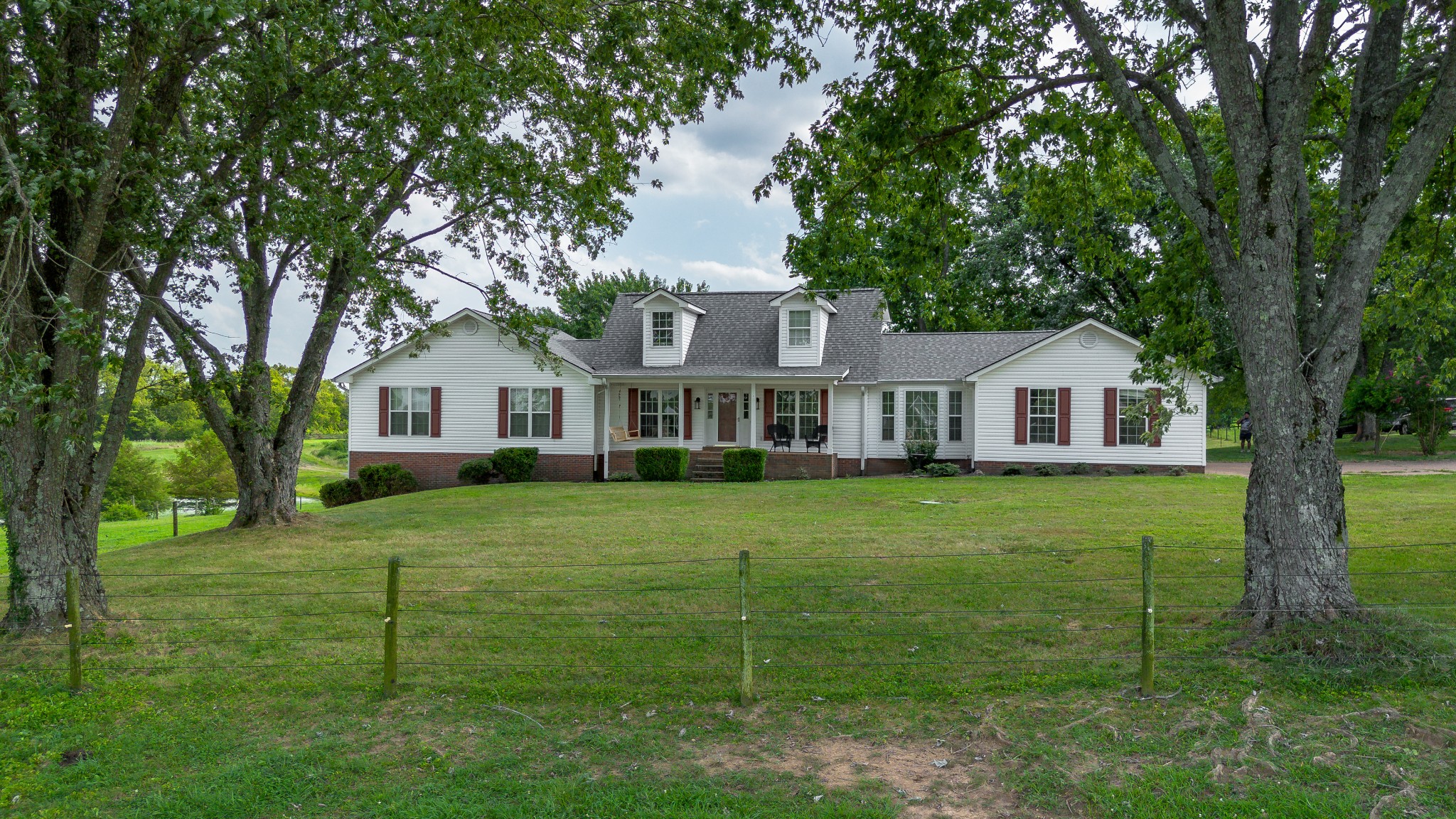 1539 Liberty Ln Property Photo 1