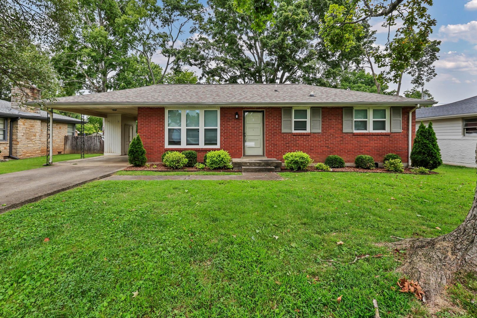 143 N Meadow Dr Property Photo 1