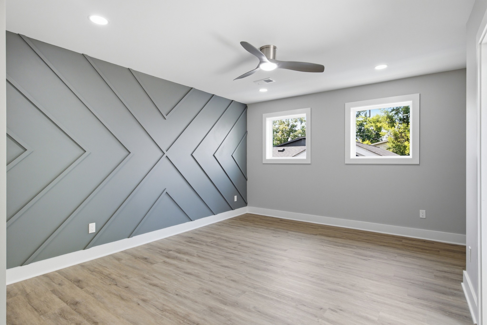 1831 10th Ave, N Property Photo 9