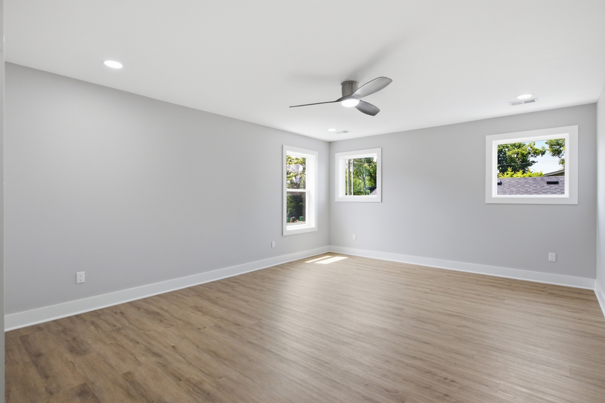 1831 10th Ave, N Property Photo 14