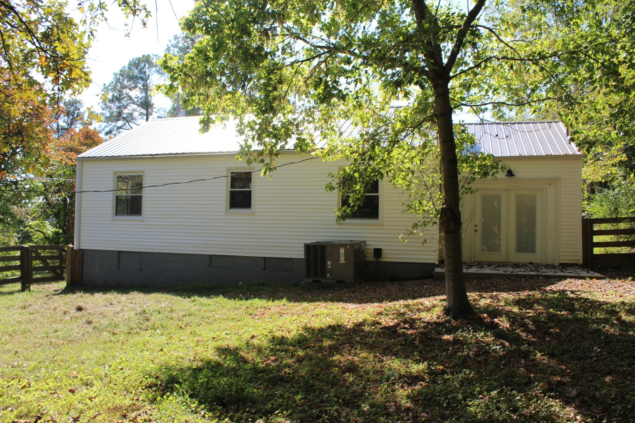 78 College St Property Photo 3