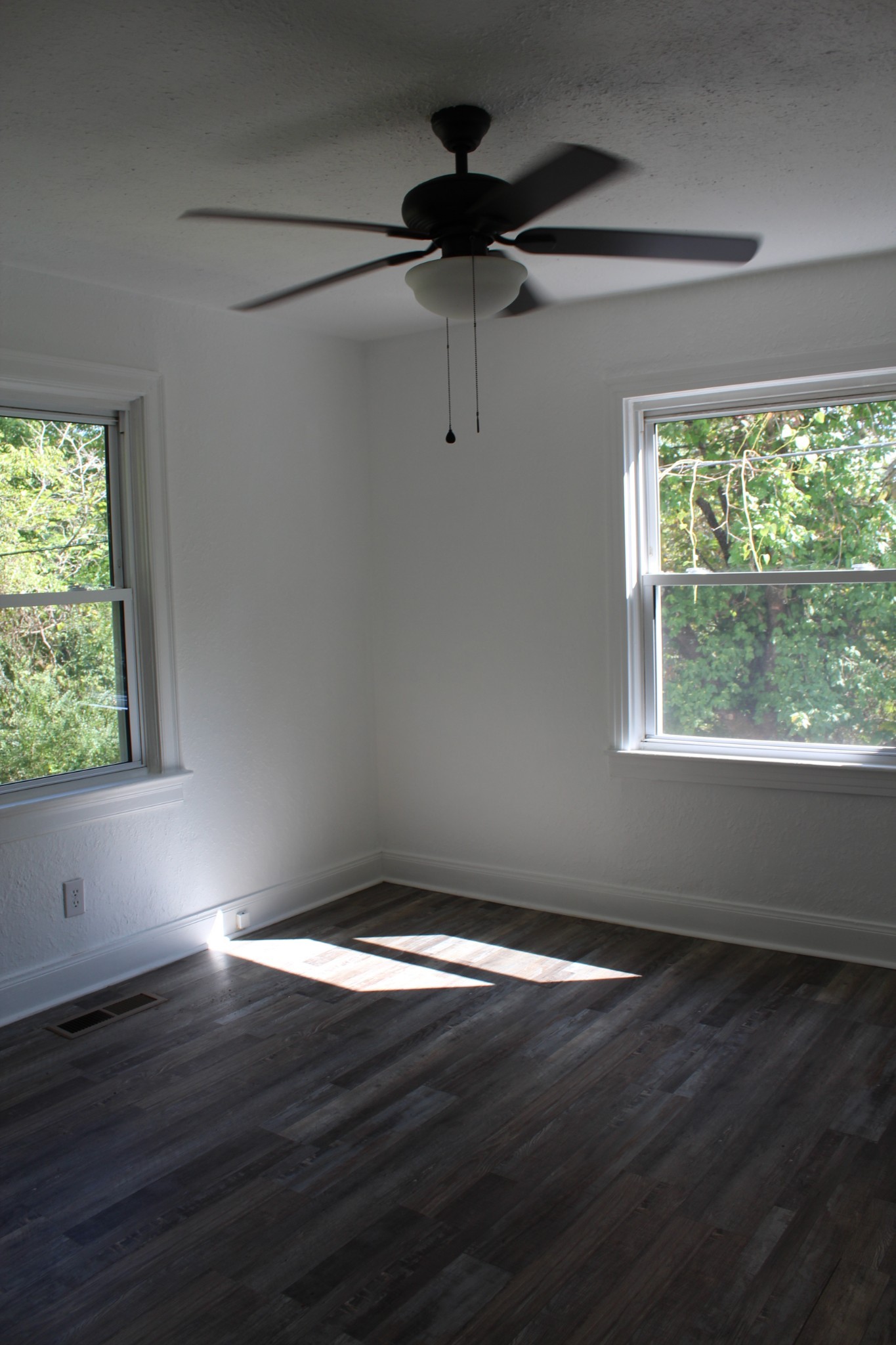 78 College St Property Photo 11
