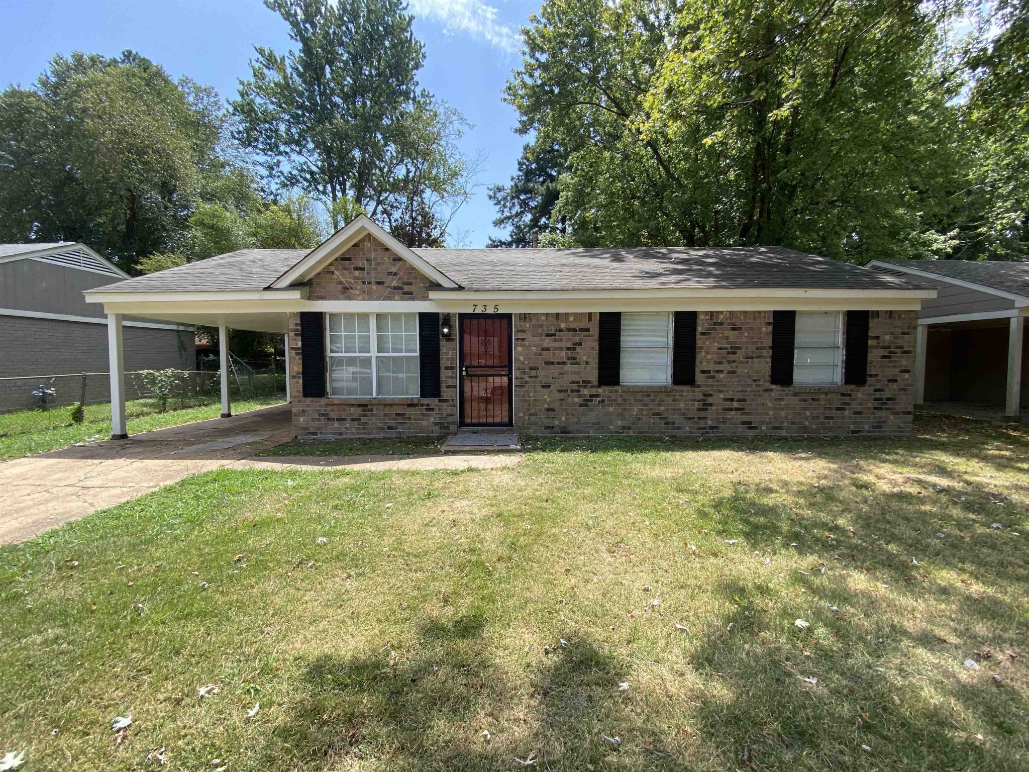 735 Northaven Dr Property Photo 1