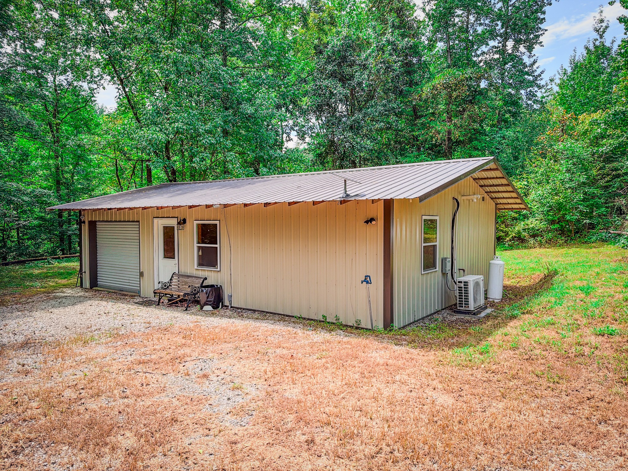 2195 Whiteoak Rd, E Property Photo 1