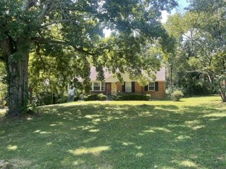 1121 Glendale Ln Property Photo 1