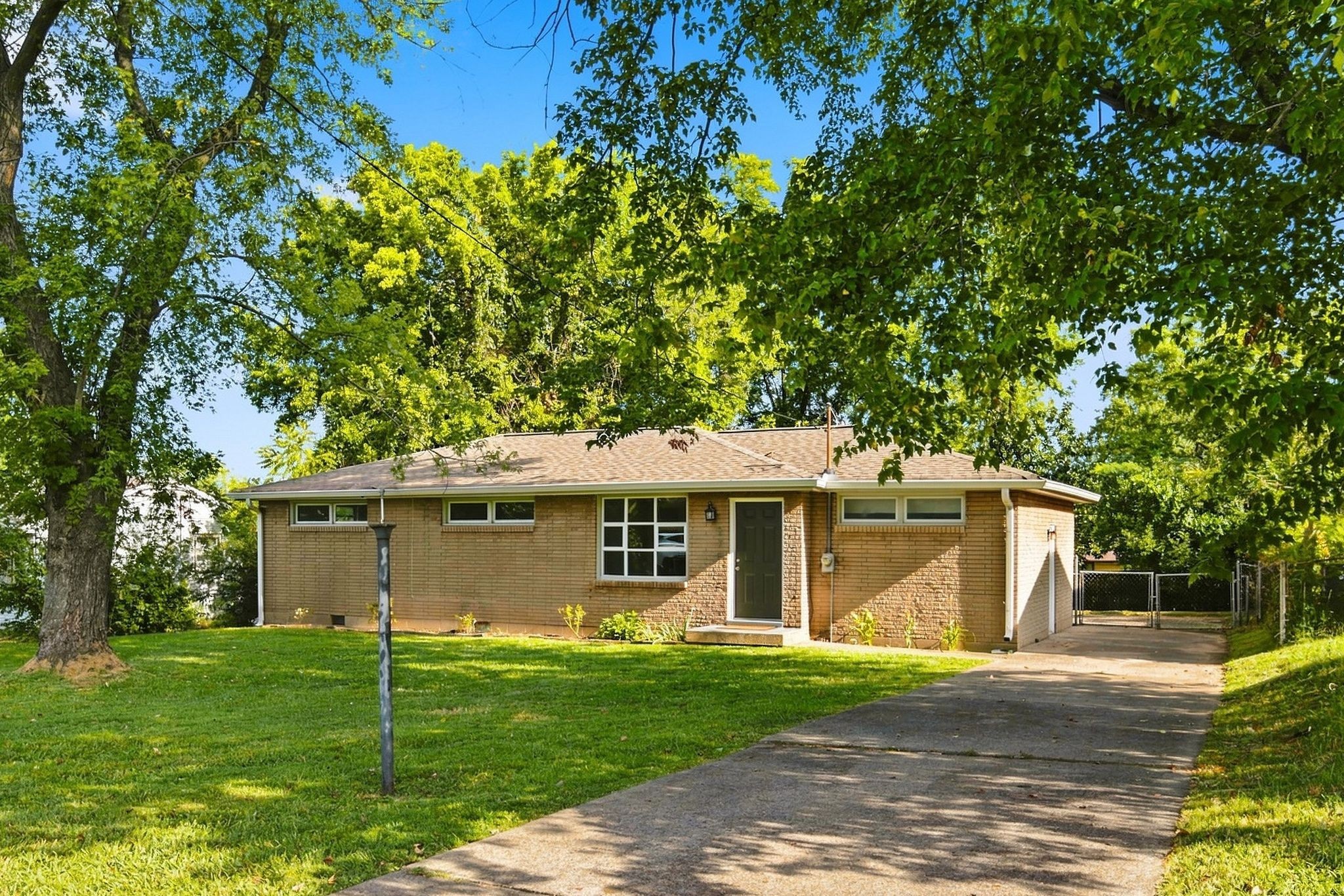 278 Garry Dr Property Photo 2