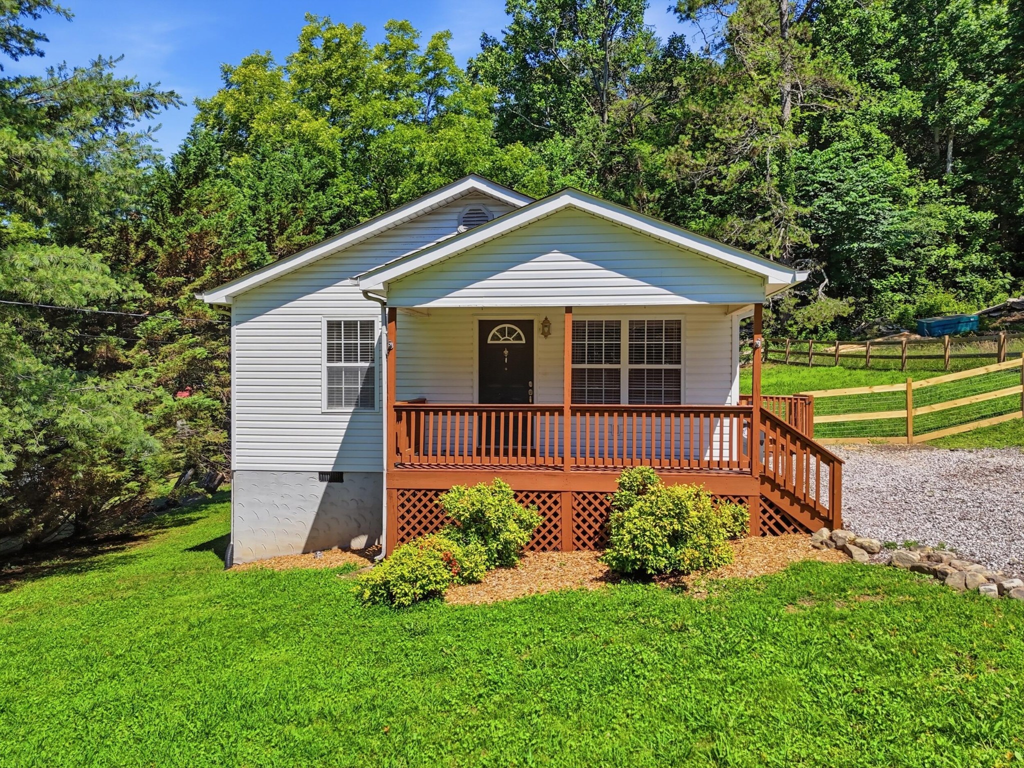 617 Bradley Avenue Property Photo 1