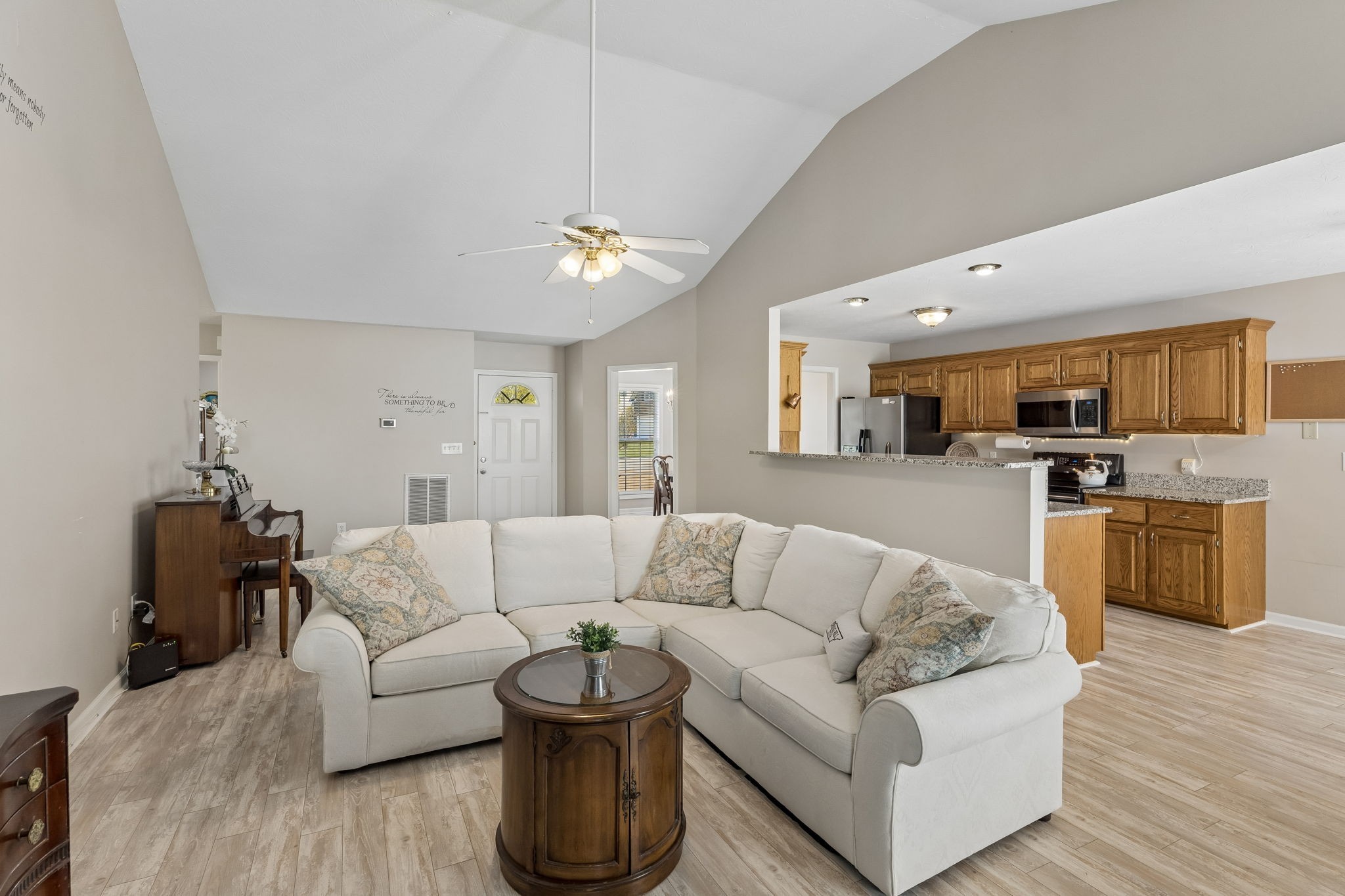 3011 Candlelite Dr Property Photo 2