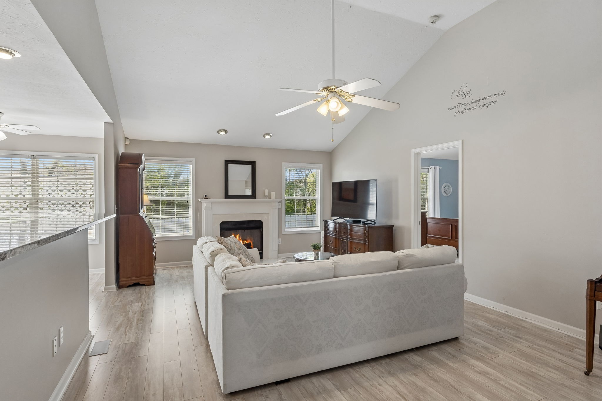 3011 Candlelite Dr Property Photo 3