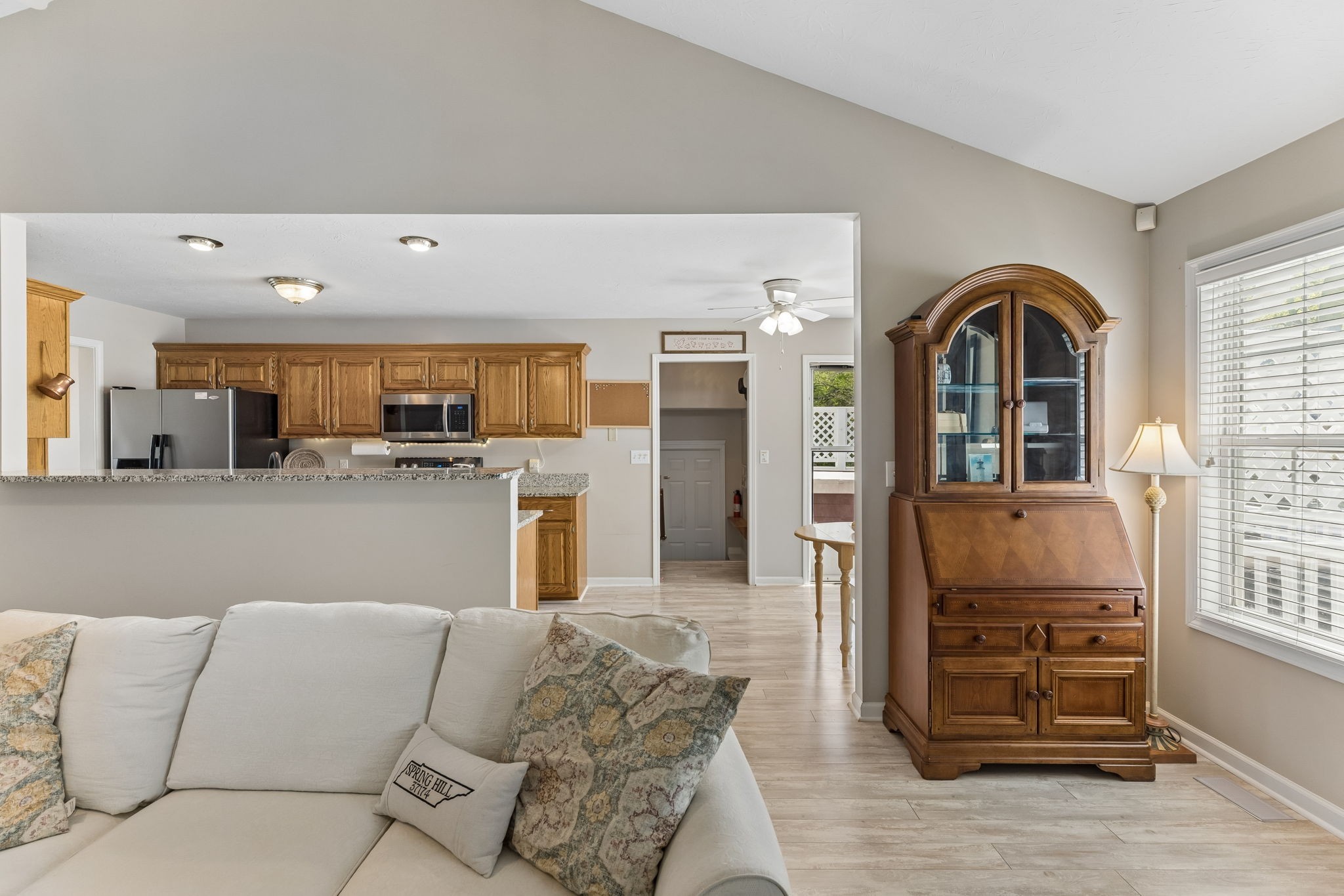 3011 Candlelite Dr Property Photo 5
