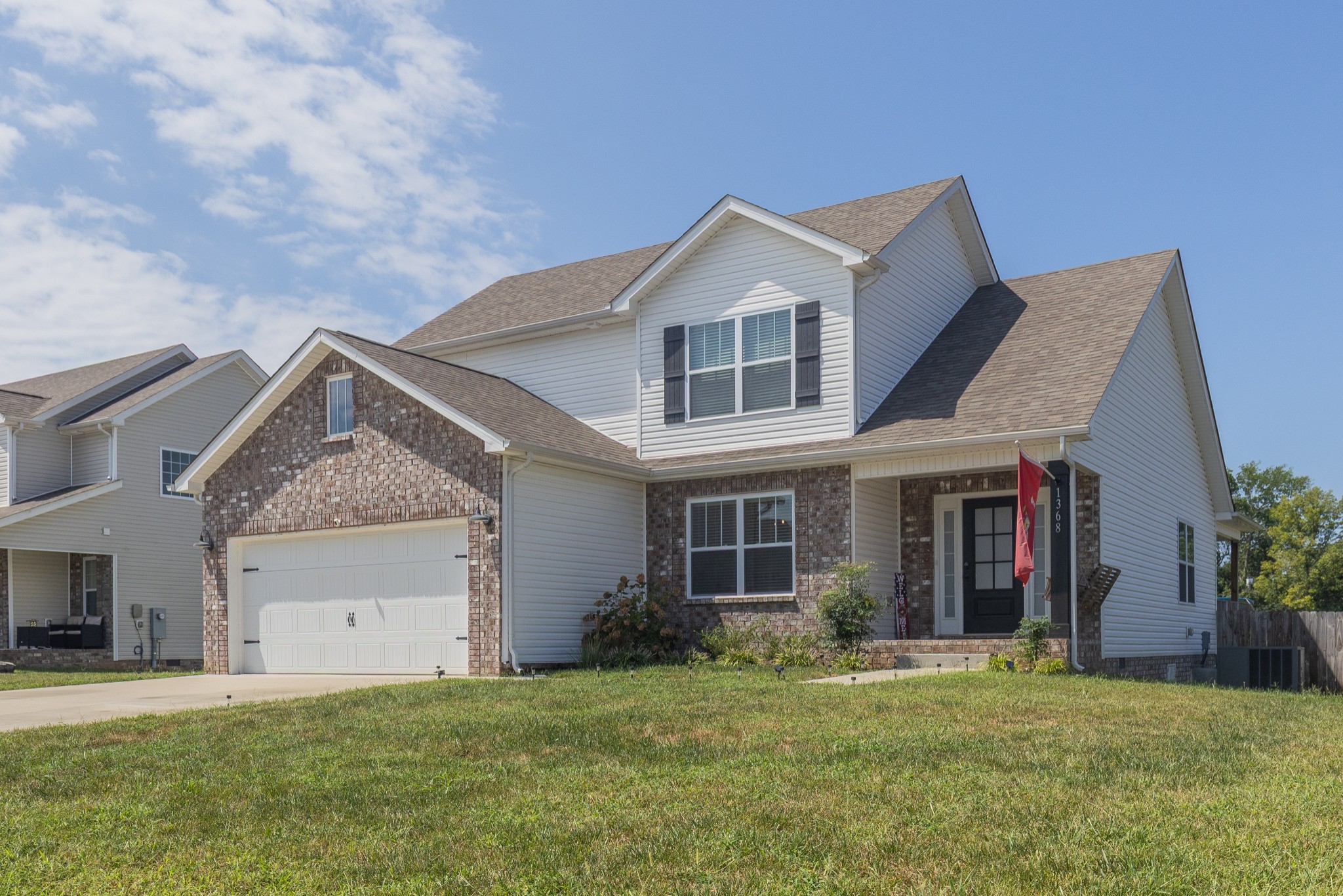 1368 Harmon Ln Property Photo 1
