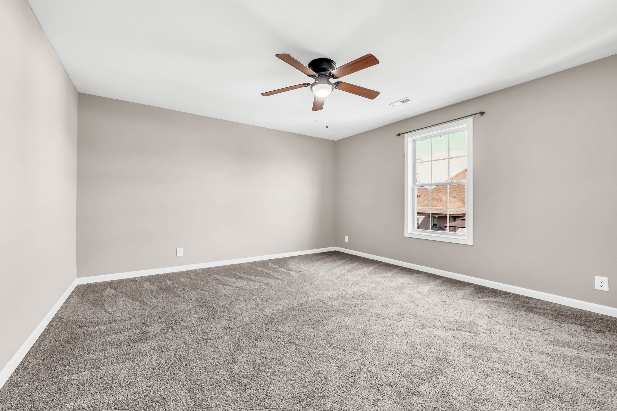 1483 Kingbird Dr Property Photo 26