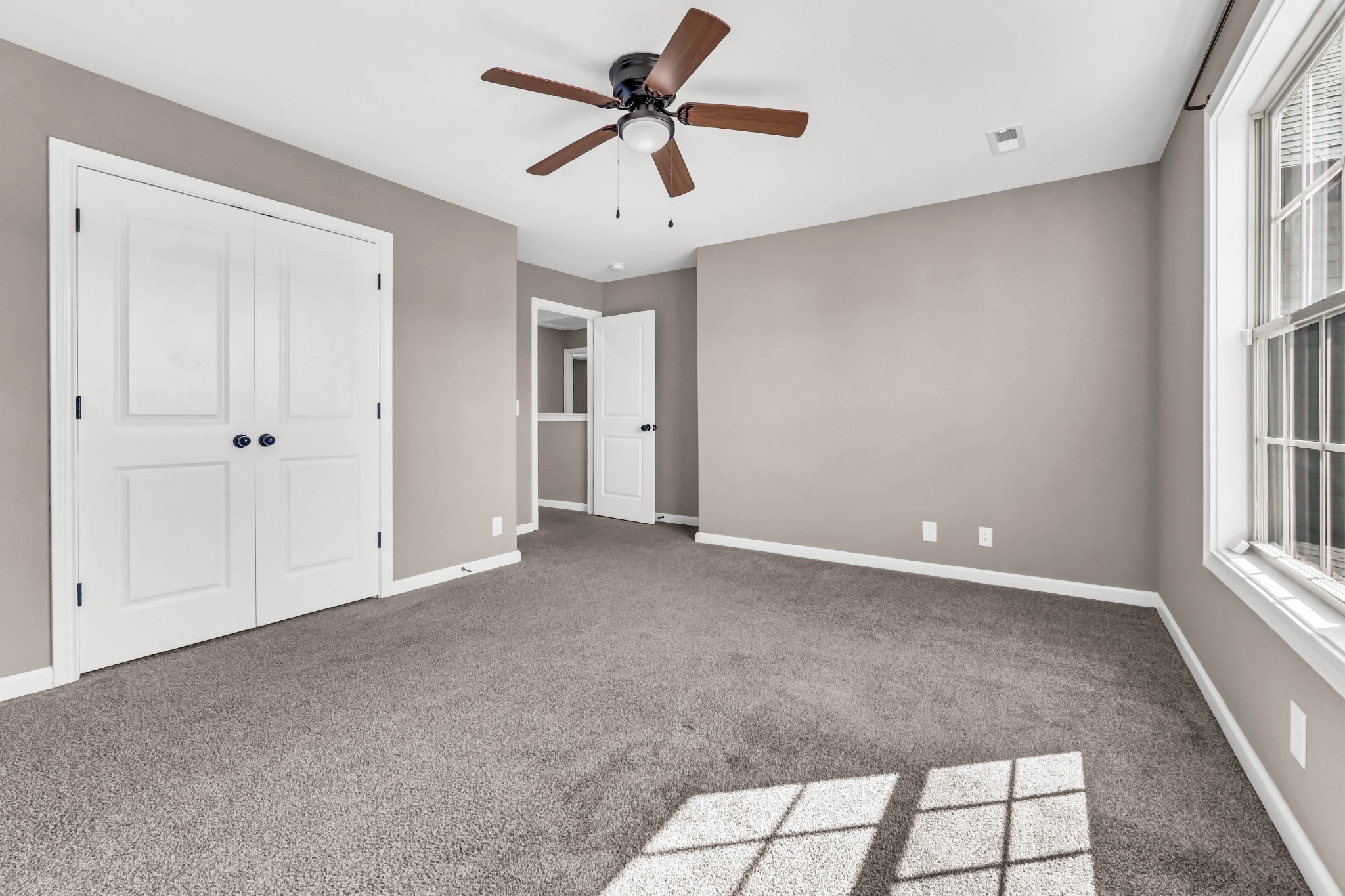 1483 Kingbird Dr Property Photo 27