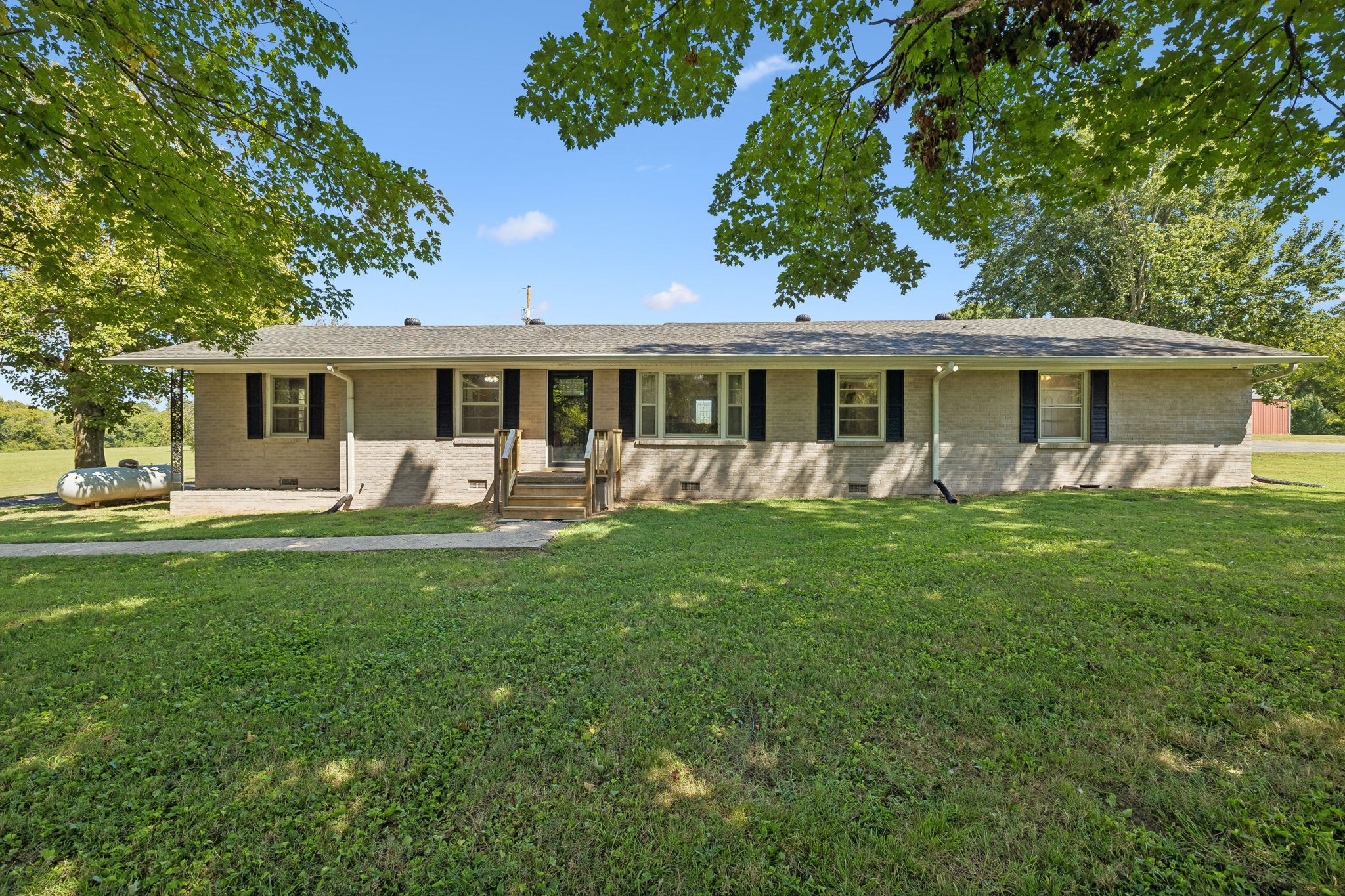 390 Rankin Rd Property Photo 1