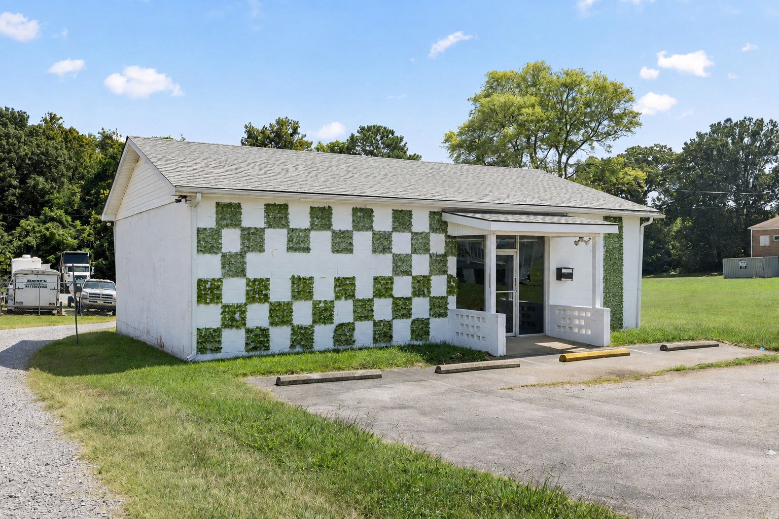 1313 Fort Campbell Blvd Property Photo 1