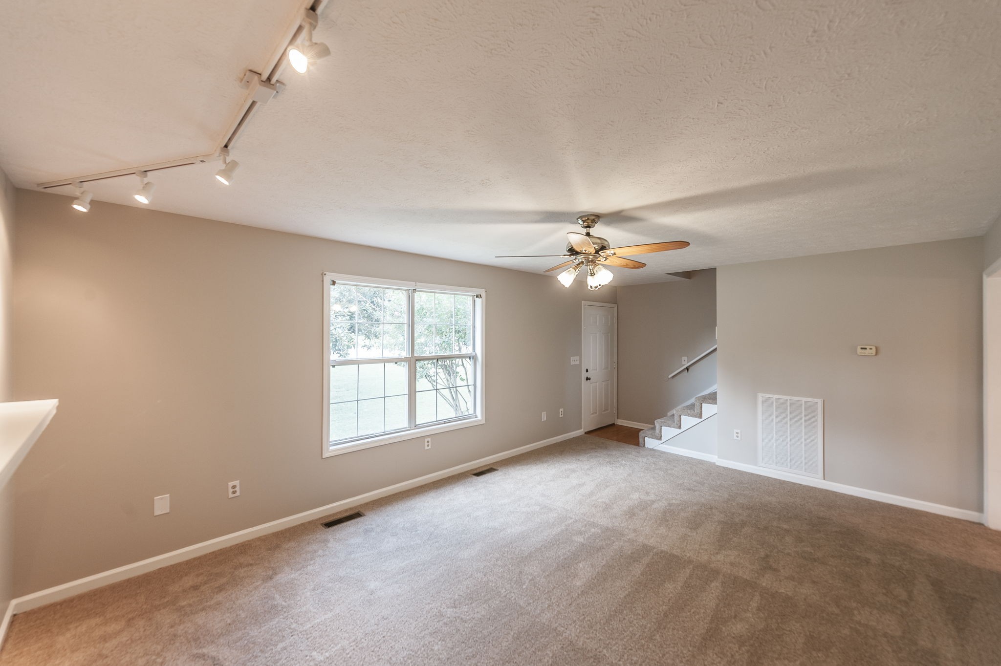 1241 Timberwood Dr Property Photo 9