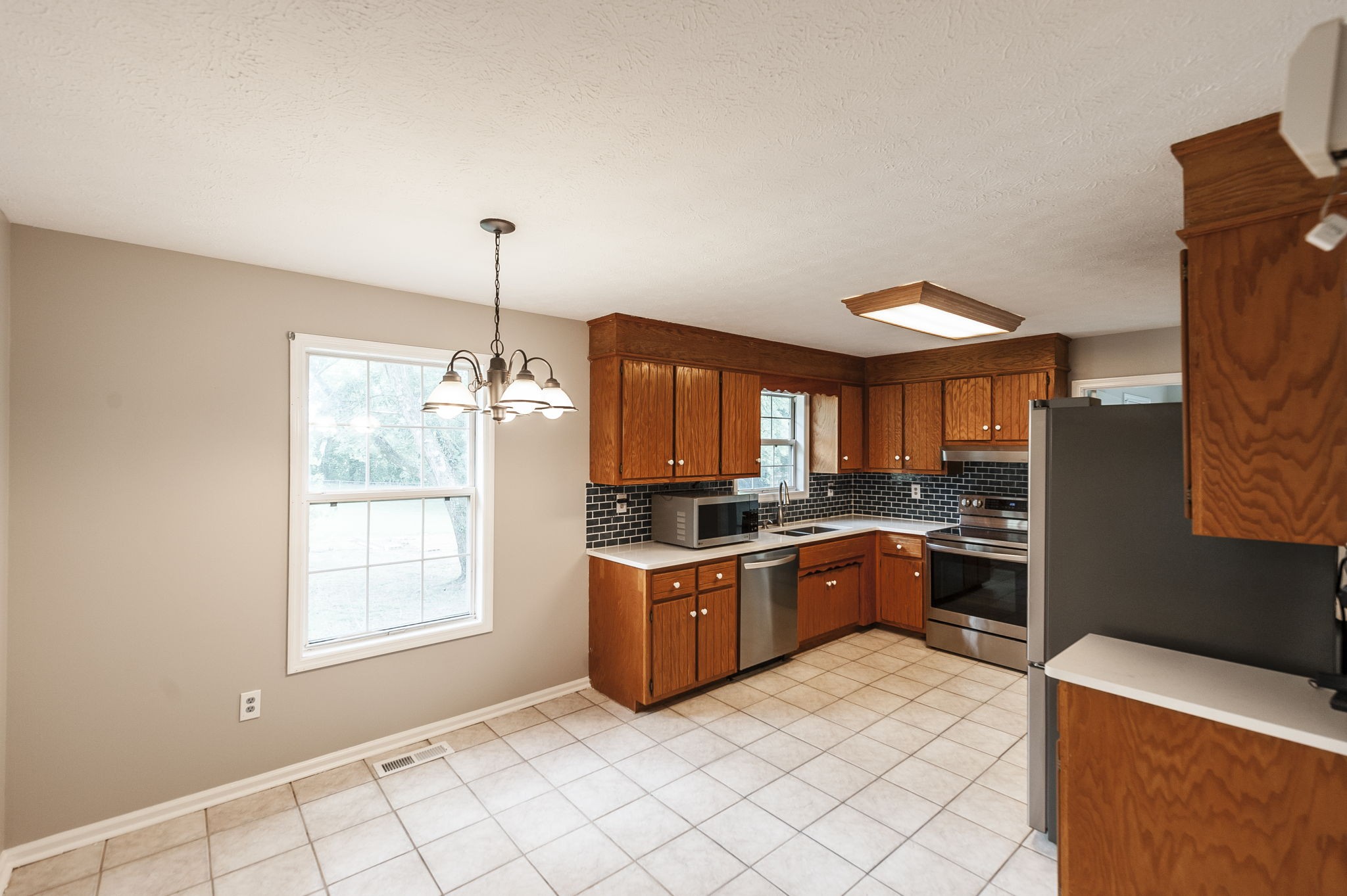 1241 Timberwood Dr Property Photo 10