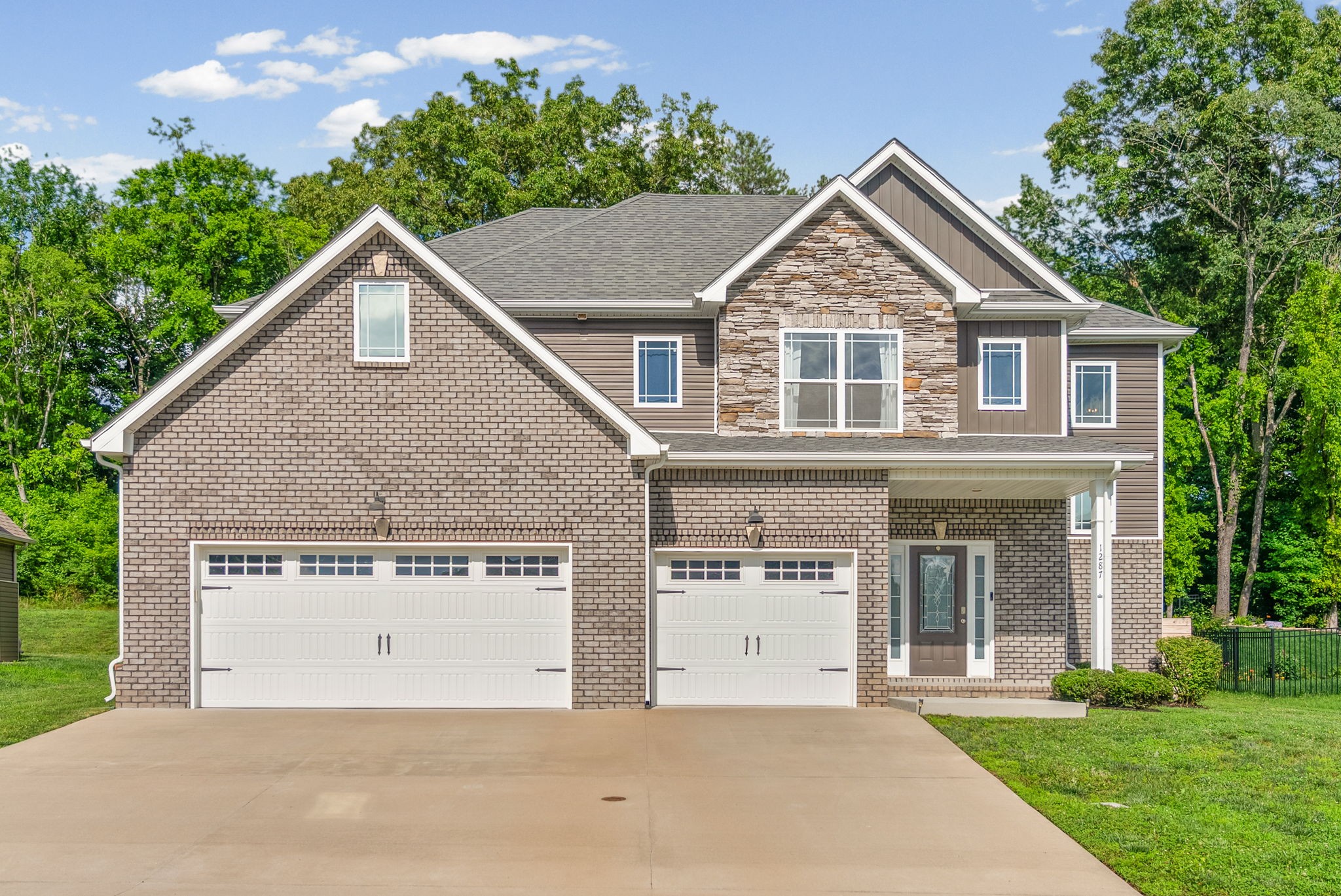 1287 Highgrove Ln Property Photo 1