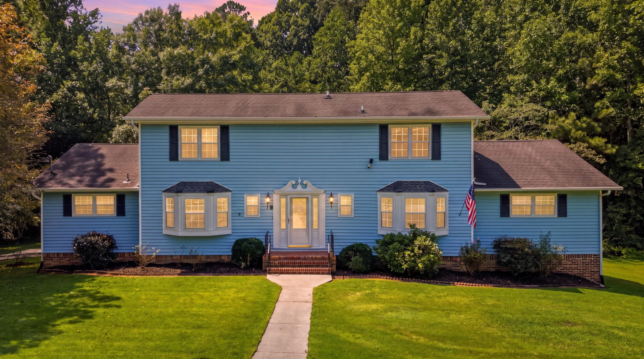 129 Champion Dr, NW