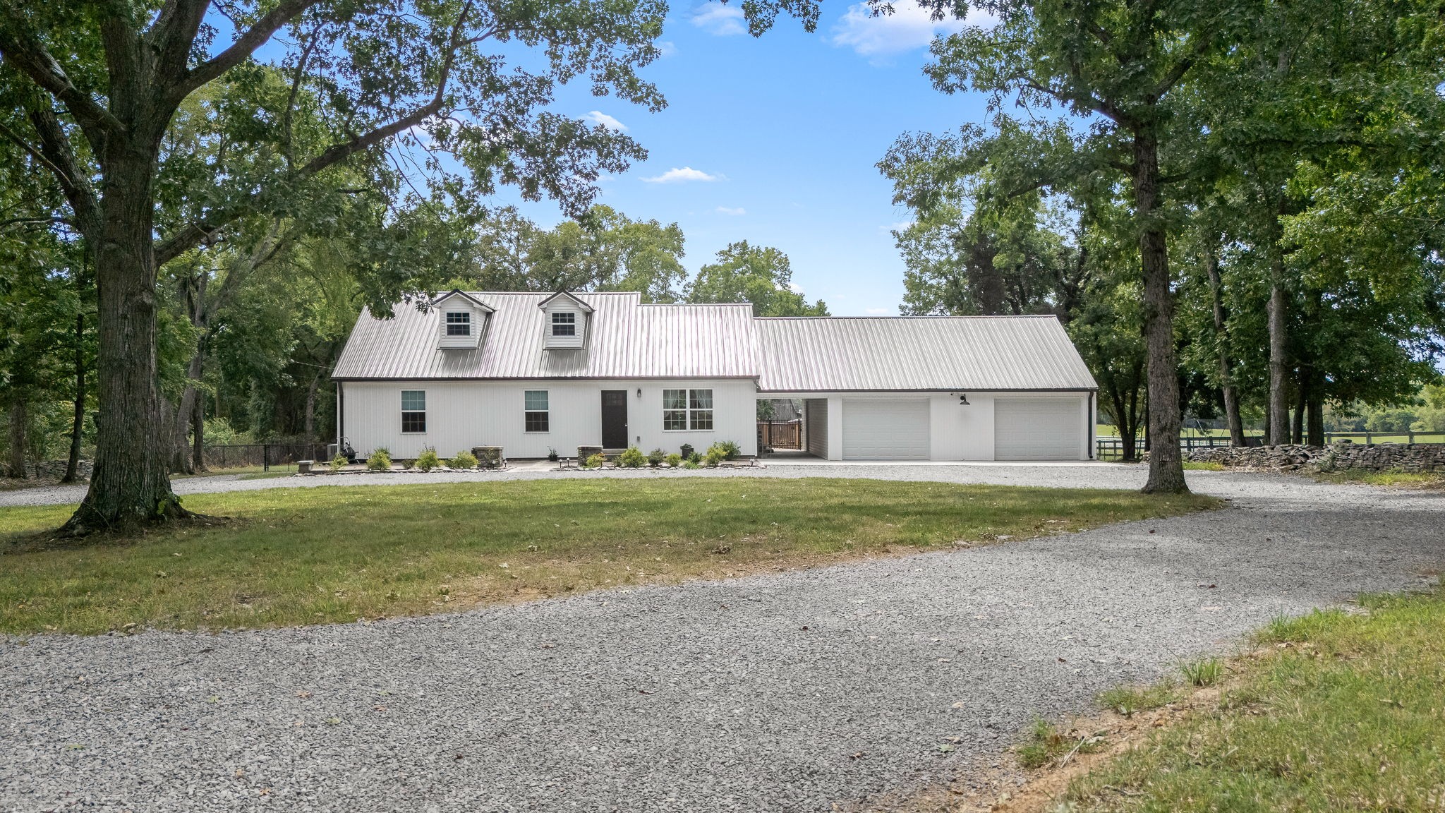 1710 Wartrace Pike Property Photo 3
