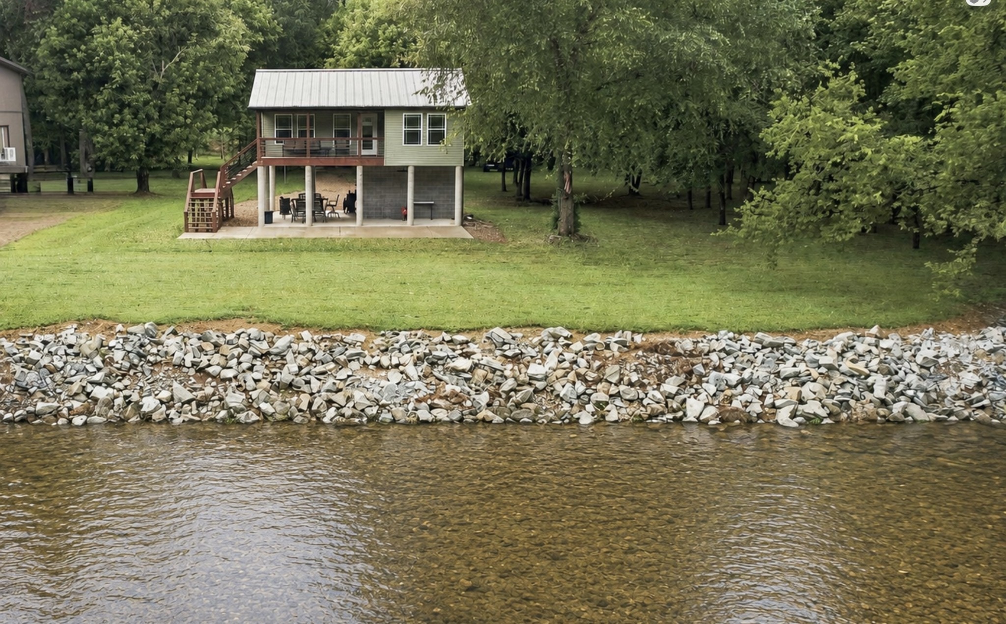 52 Railroad Rd Property Photo 1