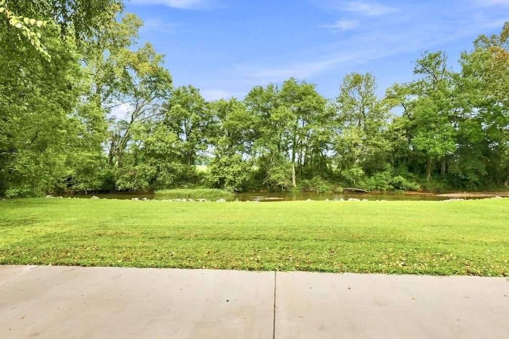 52 Railroad Rd Property Photo 6
