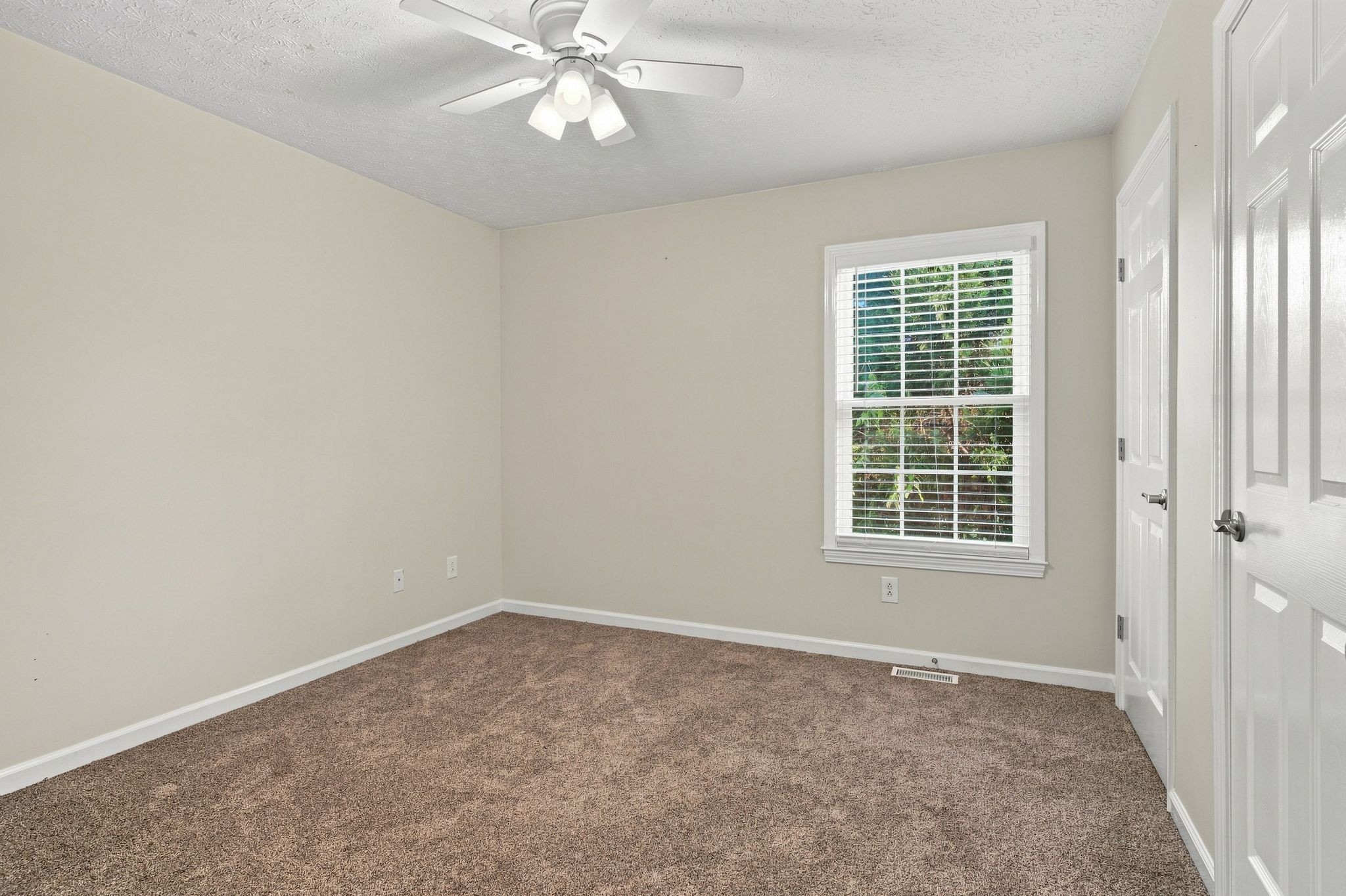 1209 Andrea Ln Property Photo 13