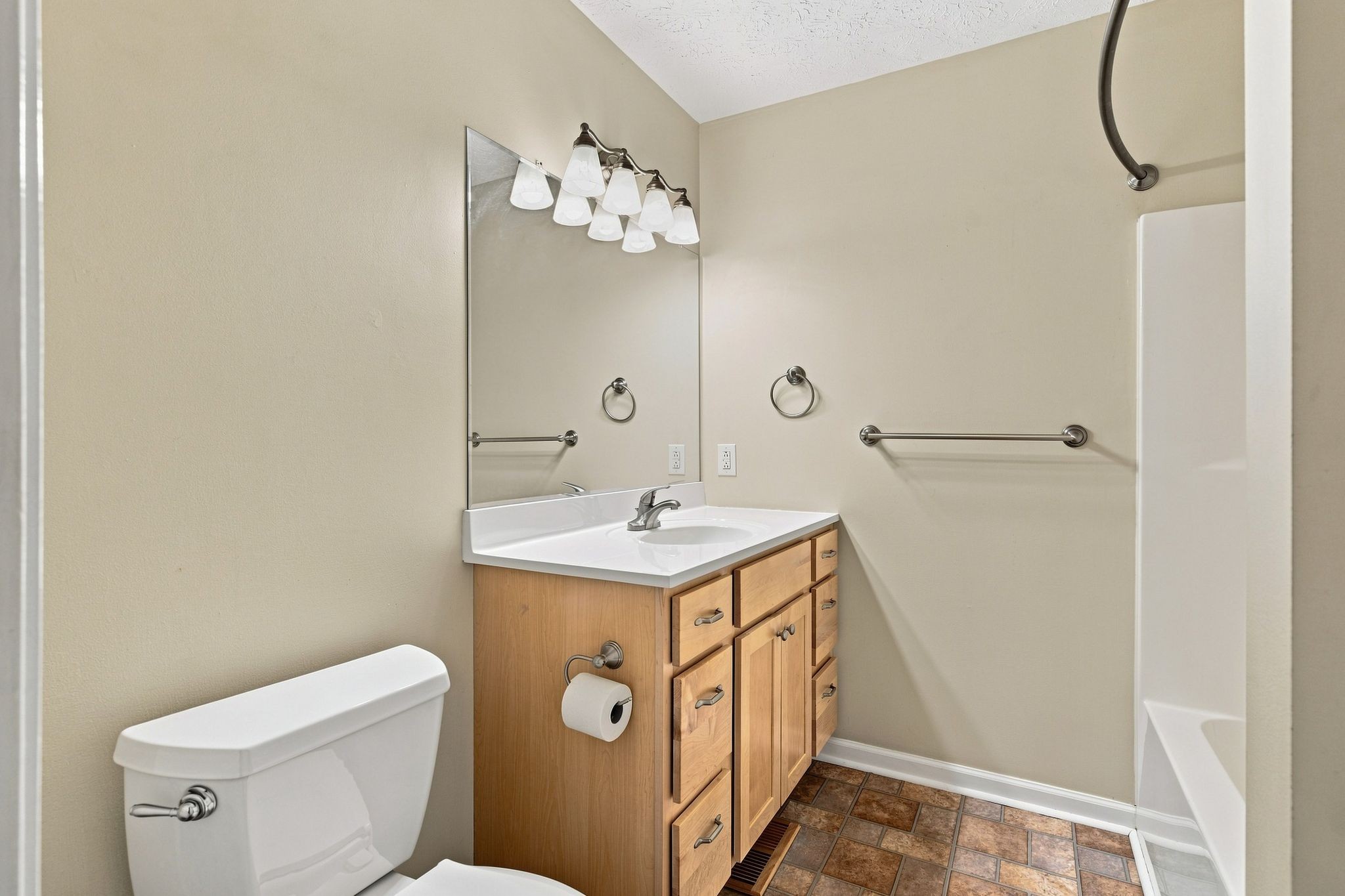 1209 Andrea Ln Property Photo 21