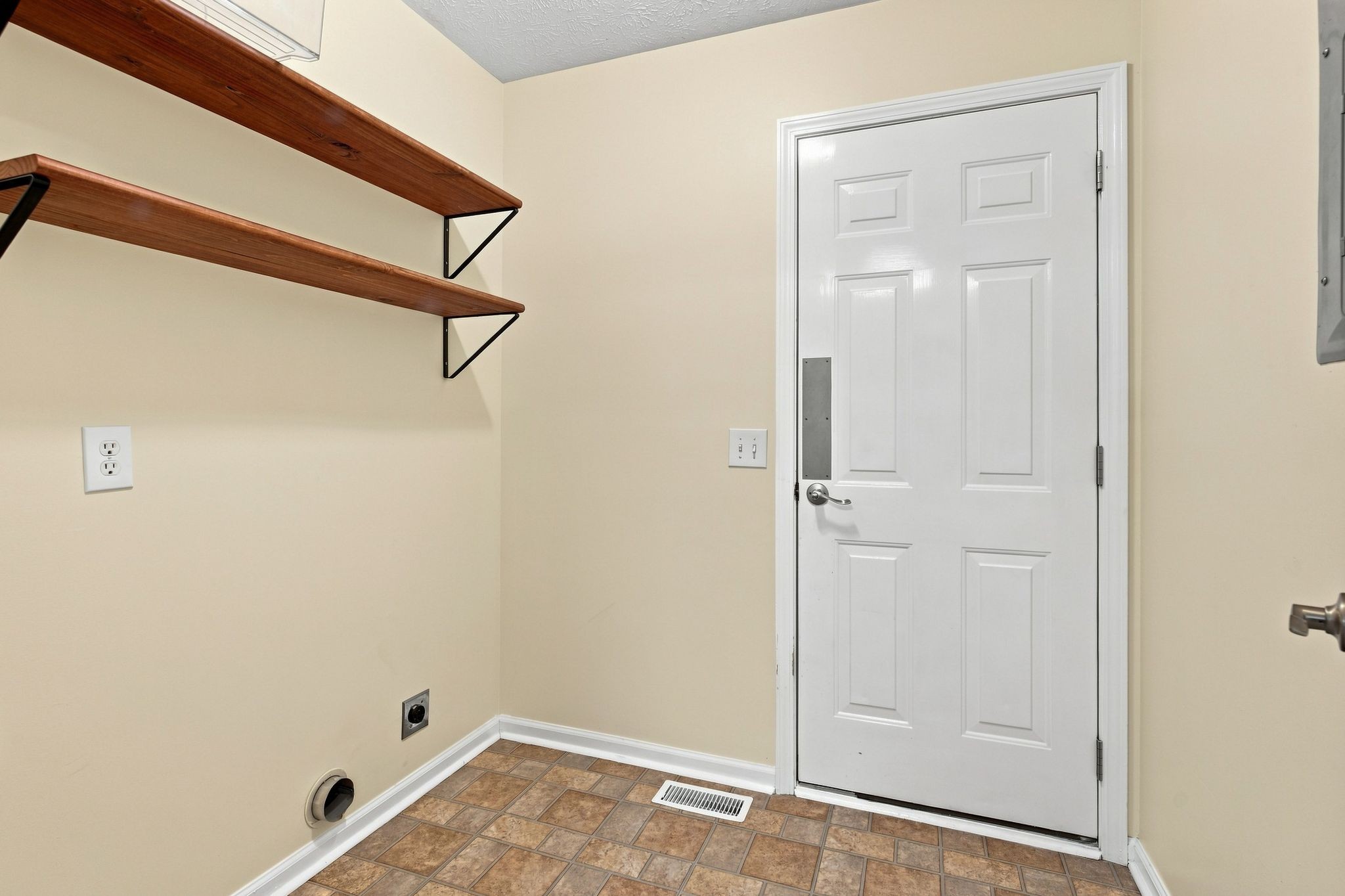 1209 Andrea Ln Property Photo 23