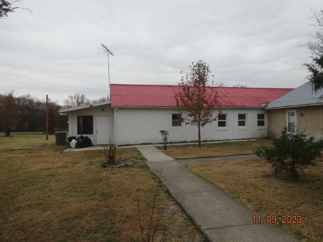 4530 S Carothers Rd Property Photo 2