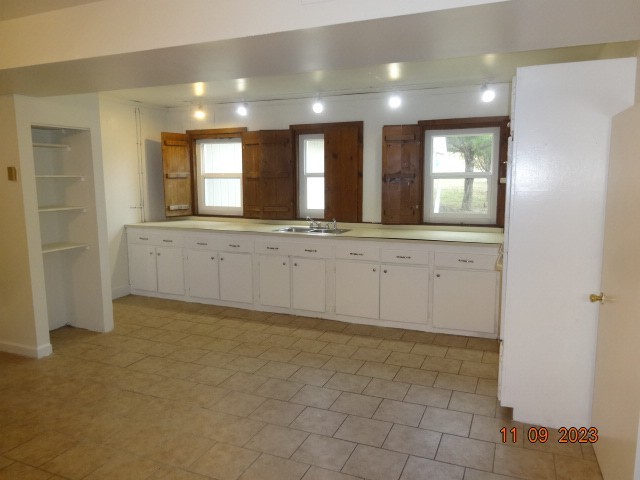 4530 S Carothers Rd Property Photo 6