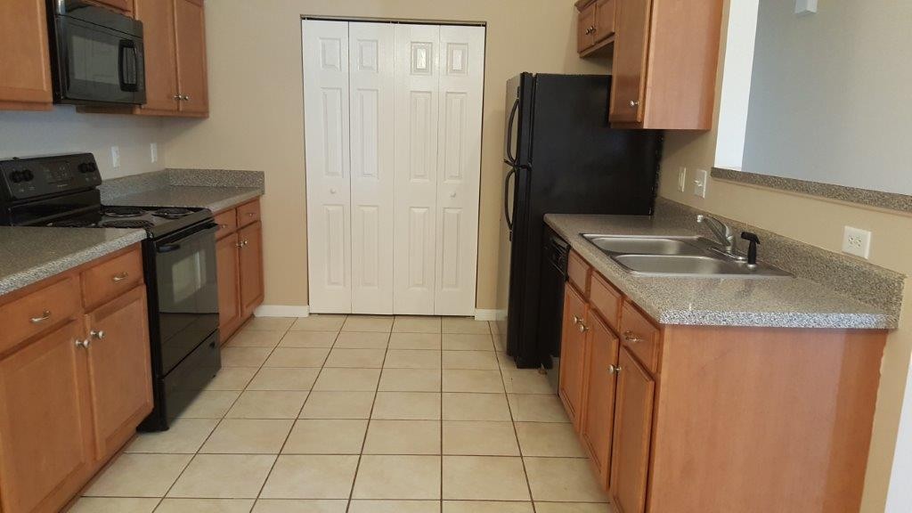 526 Rose Cottage Cir Property Photo 2