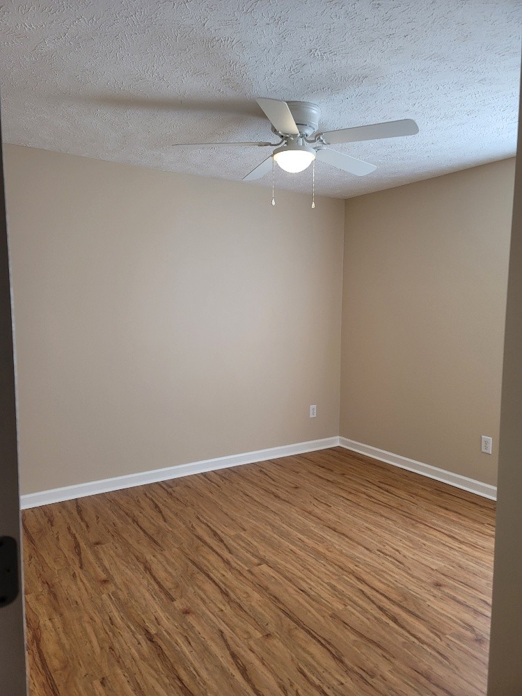 526 Rose Cottage Cir Property Photo 6