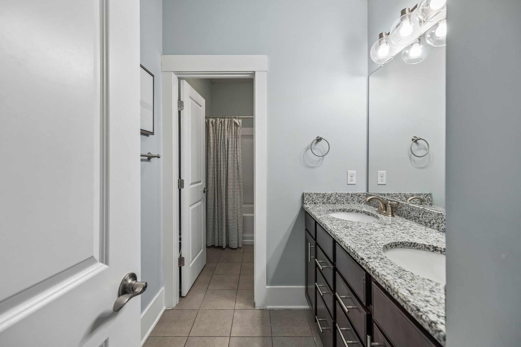 1092 Amelia Park Dr Property Photo 44