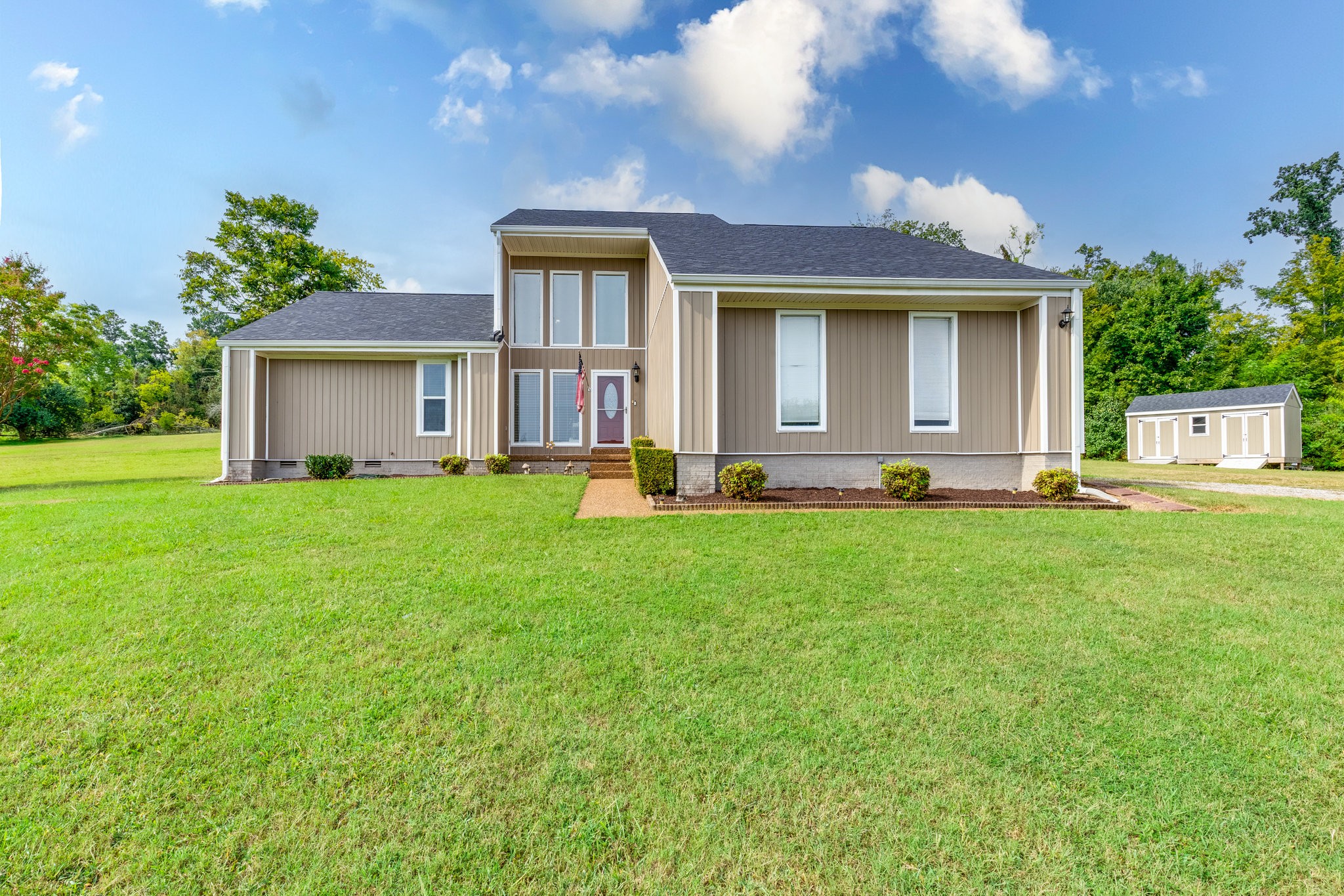 901 Heather Ln