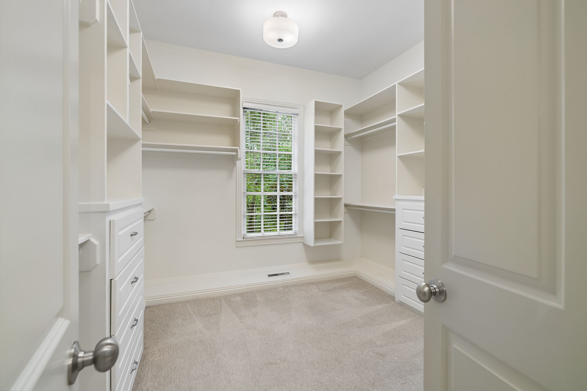 2025 Waterstone Dr Property Photo 31