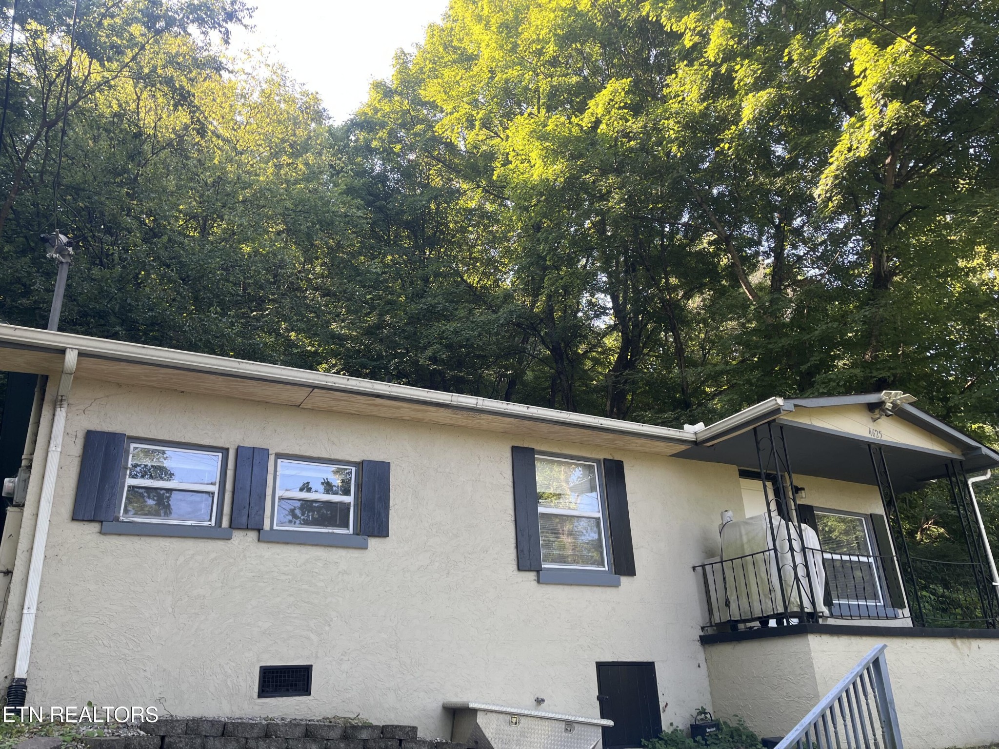 4625 Carver Rd Property Photo 1