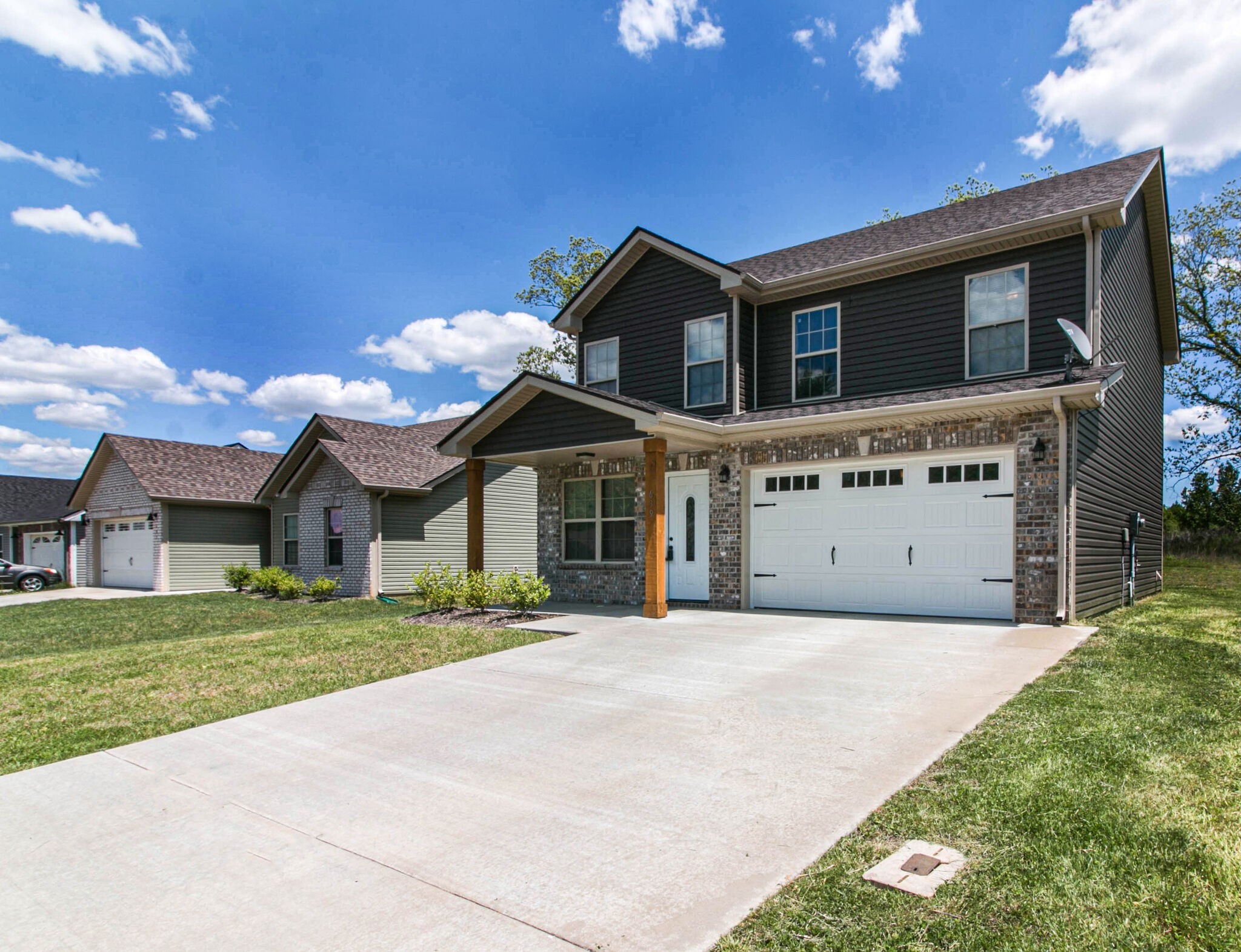 639 Hollow Crst Property Photo 1