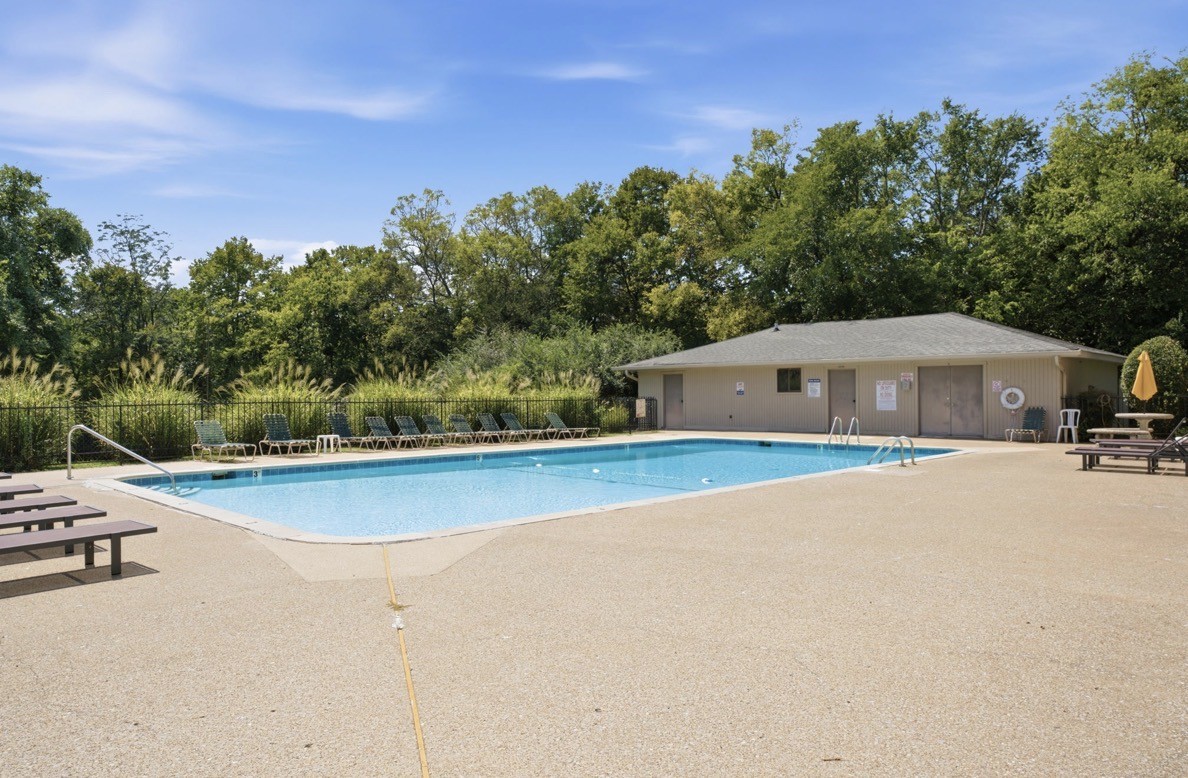 258 Lake Chateau Dr Property Photo 26
